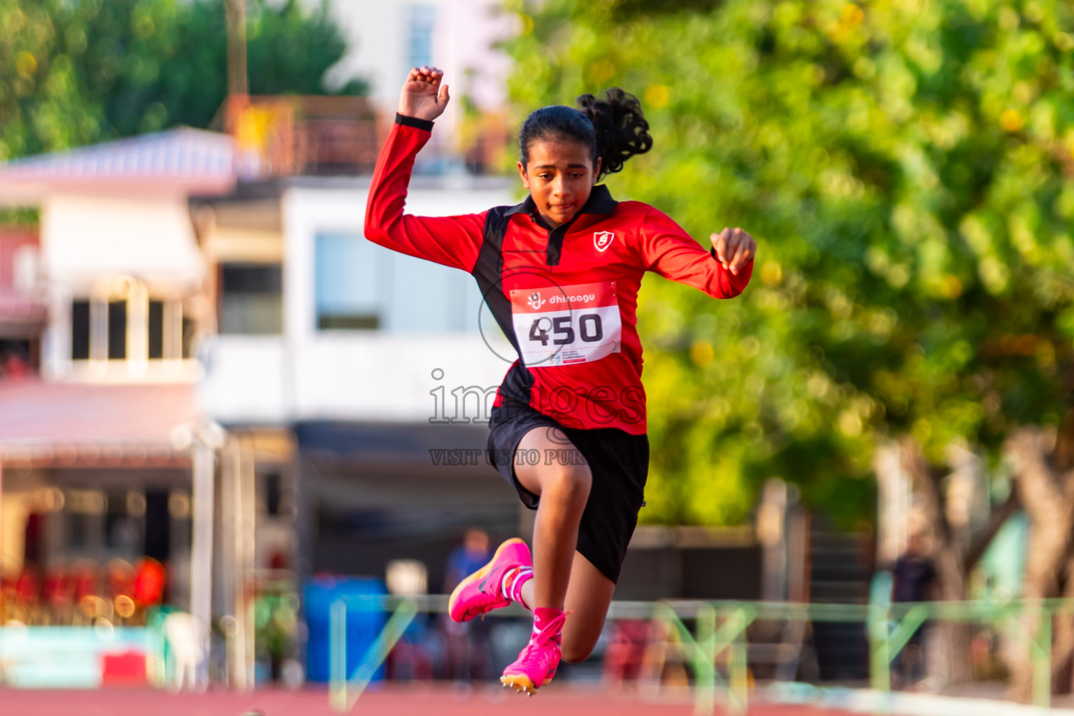 Day 2 of Inter-school Athletics Championship 2025 held in Ekuveni Synthetic Track, Male', Maldives on Tuesday, 07th October 2025. Photos by: Riza / Images.mv