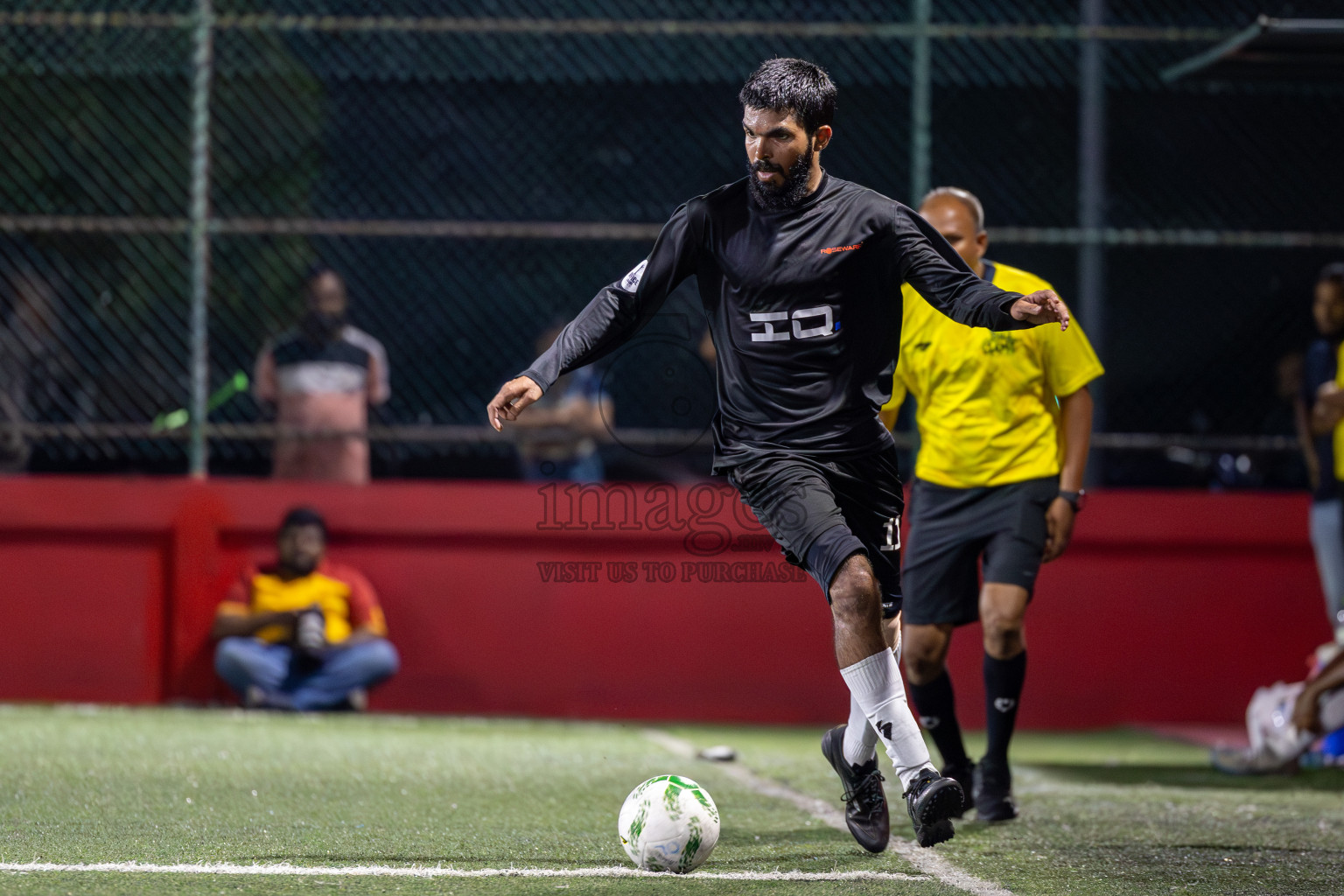 Sheesha vs Roseware in Day 1 of Office League 2025 was held on Wednesday, 16th April 2025 in Hulhumale', Maldives.
Photos: Ismail Thoriq / images.mv