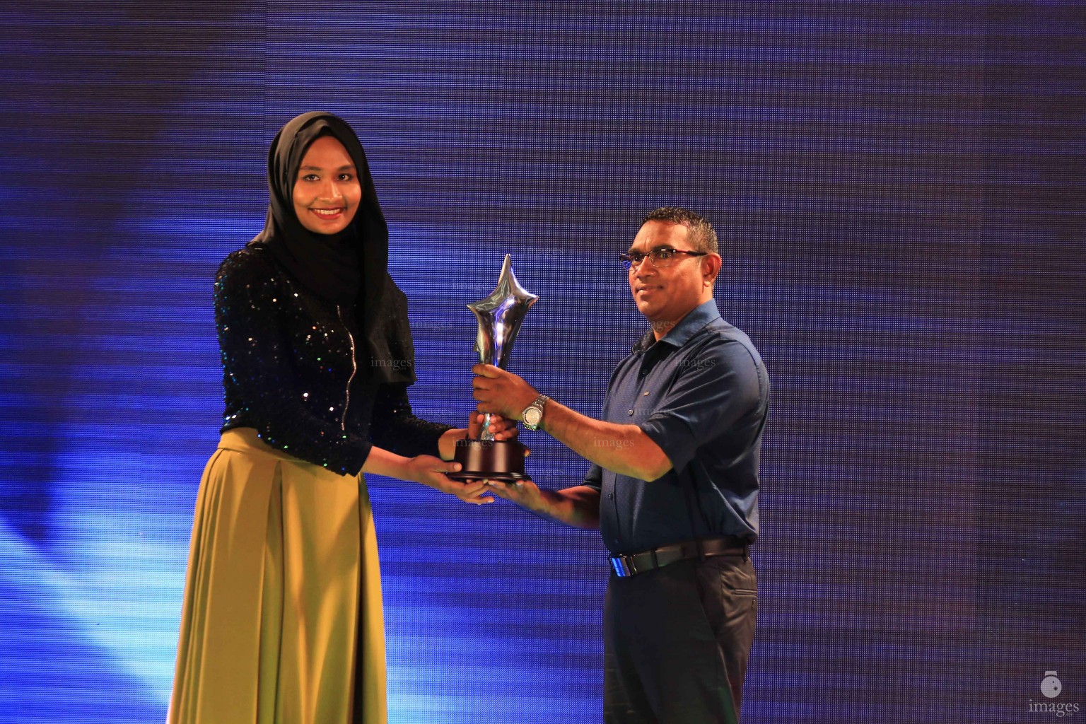 Haveeru Sports Awards 2016 in Kurumbaa Maldives in Male', Maldives, Thursday, March. 10, 2016. (Images.mv Photo/Hussain Sinan).