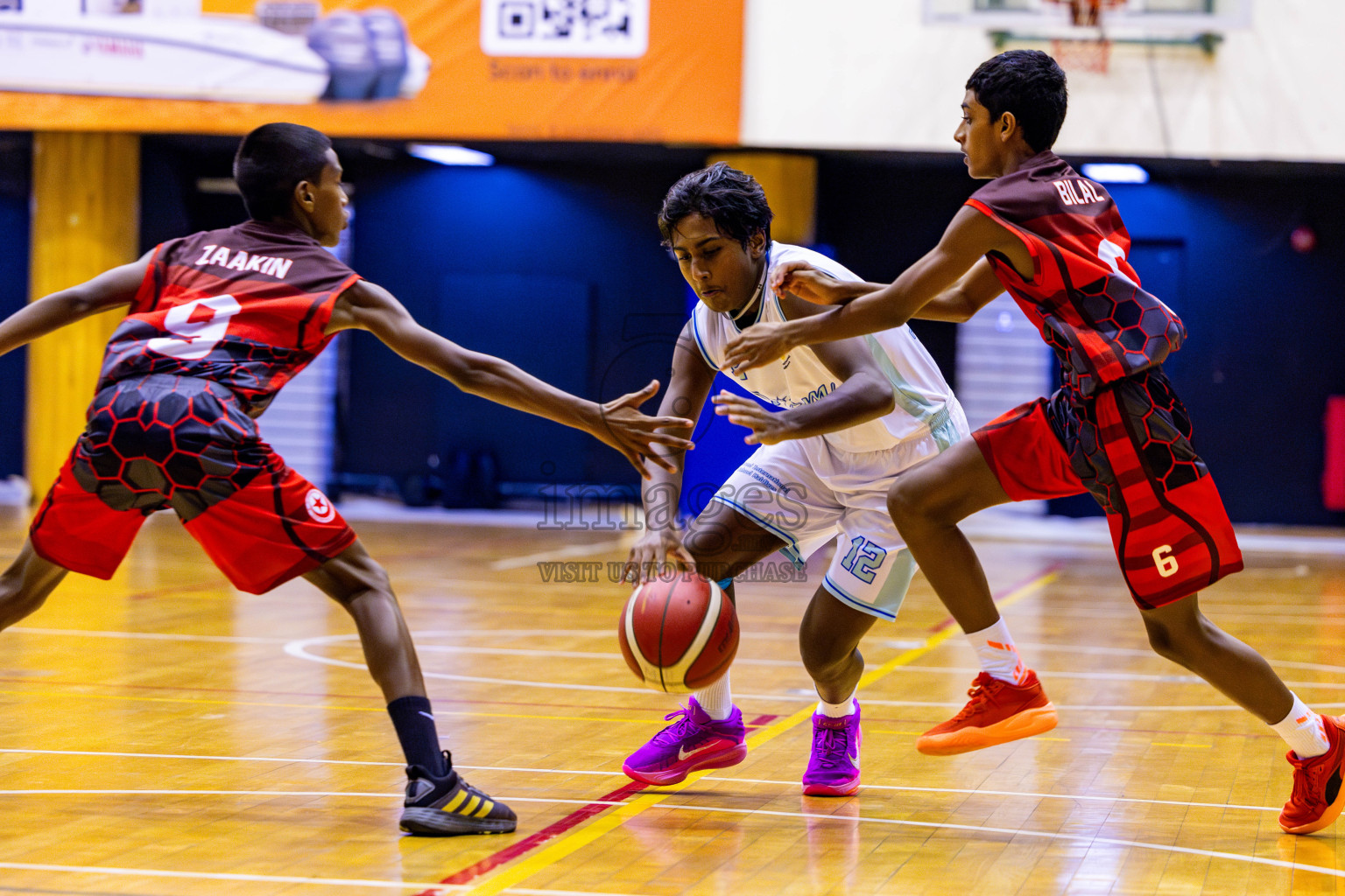 Iskandhar School vs Finland International School in Under 13 Boys Final of Junior Basketball Championship 2024 was held in Social Center, Male', Maldives on Sunday, 15th December 2024. Photos: Nausham Waheed / images.mv