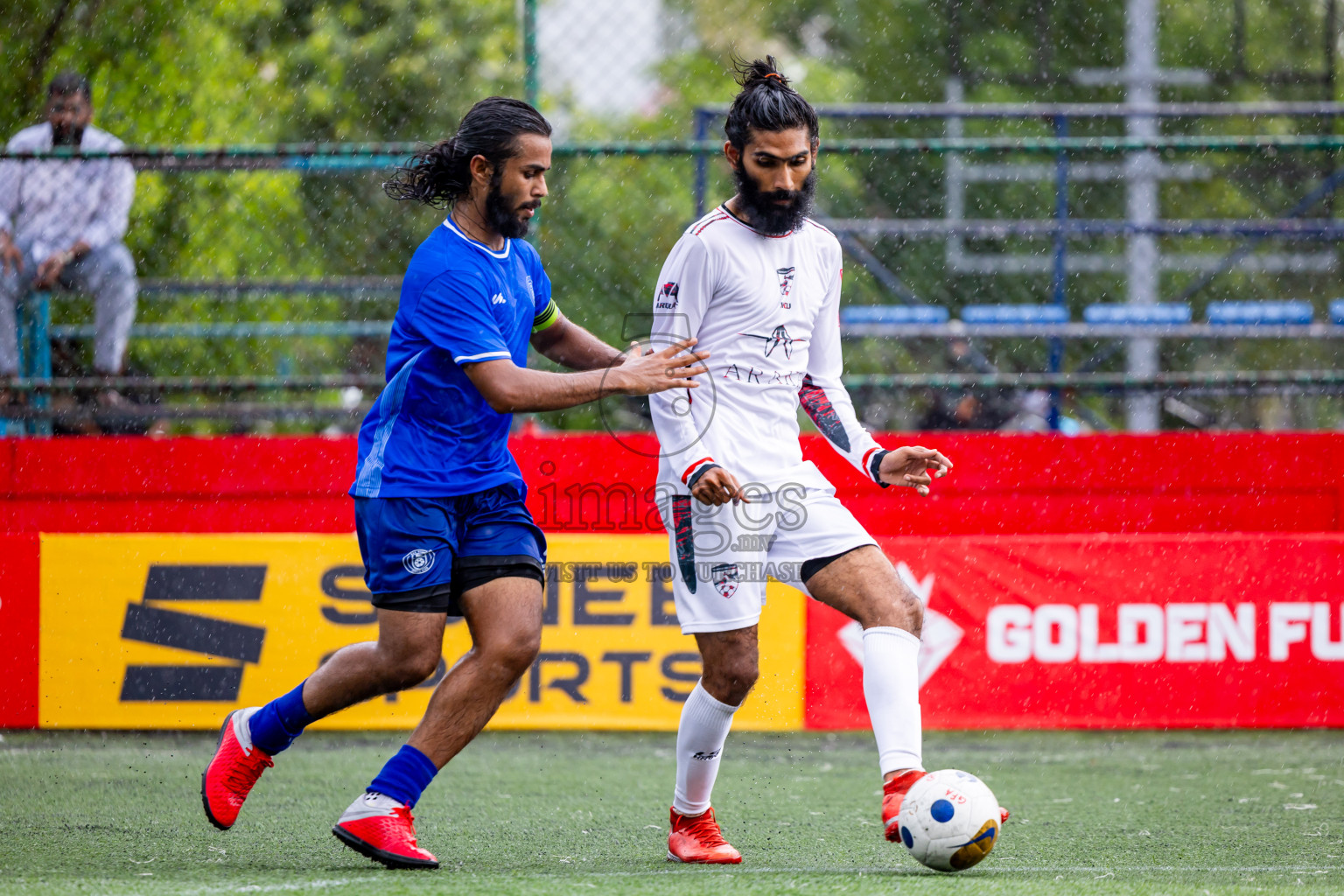 R Meedhoo VS R Inguraidhoo in Day 6 of Golden Futsal Challenge 2025 on Friday, 6th January 2025, in Hulhumale', Maldives Photos: Nausham Waheed / images.mv