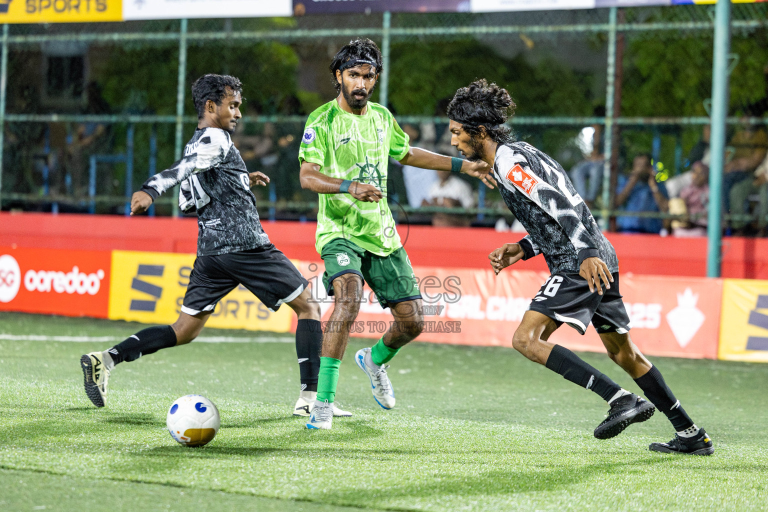 F Bilehdhoo VS F Feeali in Day 21 of Golden Futsal Challenge 2025 was held on Saturday, 25 January 2025, in Hulhumale', Maldives. 
Photos: Hassan Simah / images.mv