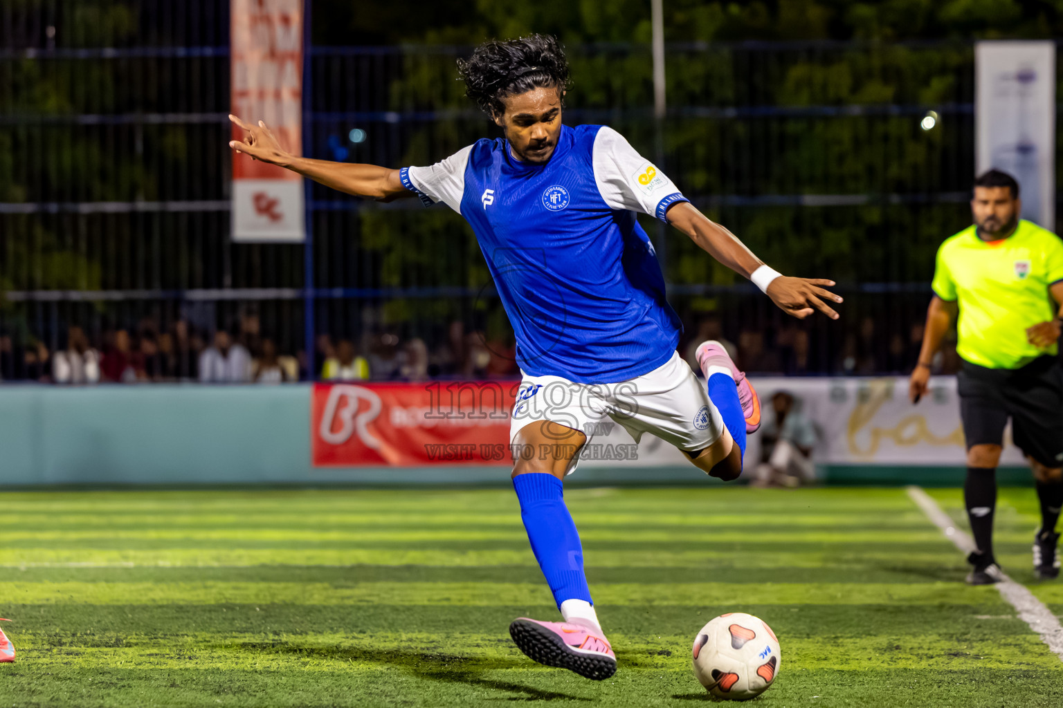 Goidhoo vs Hithaadhoo in Semi Finals of Better in Baa Futsal Fiesta 2025 Men's division held in B. Eydhafushi, Maldives on Saturday, 15th November 2025. Photos: Nausham Waheed / images.mv