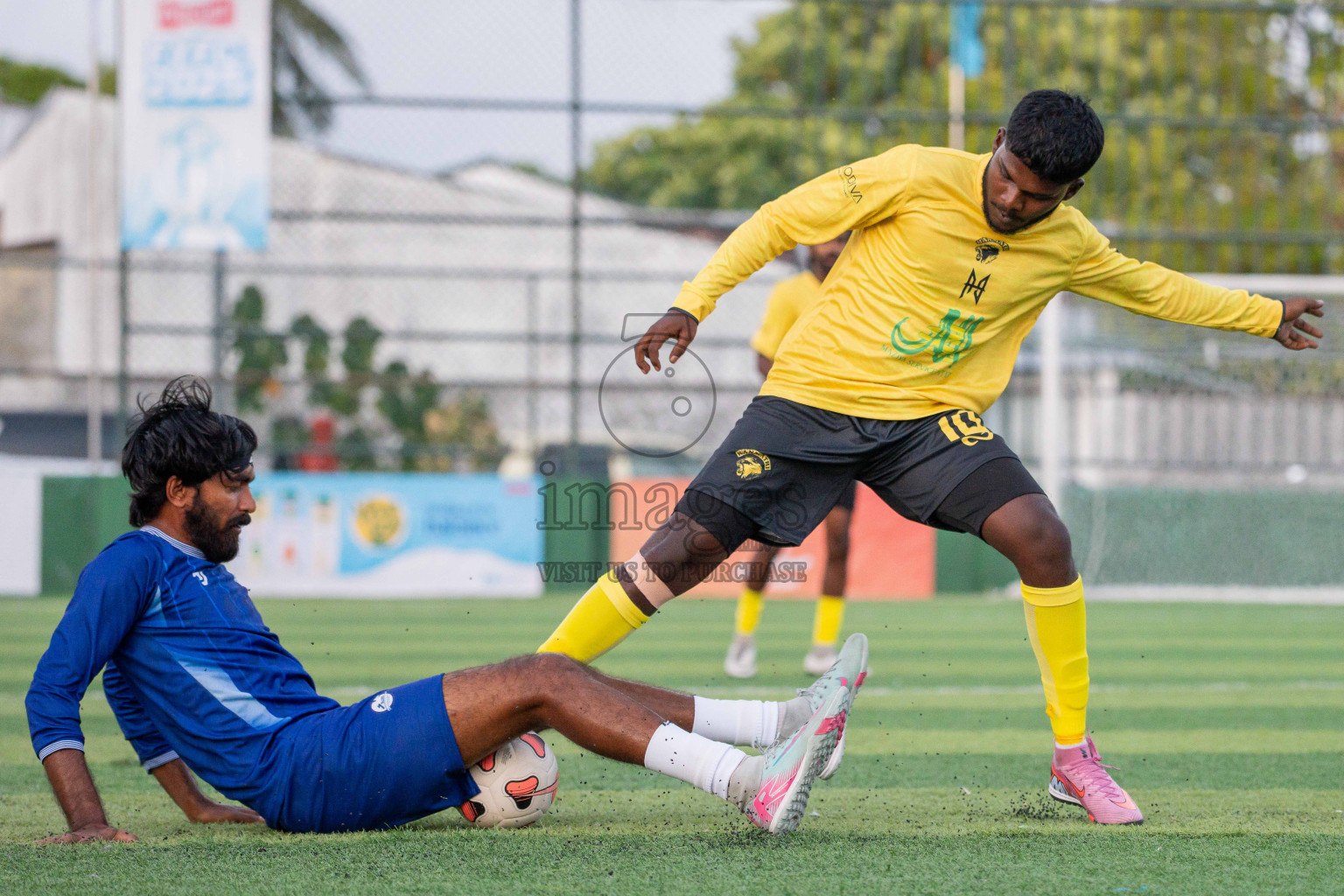 Kanmathi SC VS Laamu Blues in Day 1 - Fonadhoo Youth Futsal Challenge 2025 was held in Fonadhoo Futsal Stadium, L. Fonadhoo, Maldives on Sunday, 26th October 2025 Photos: Arif Rasheed / images.mv