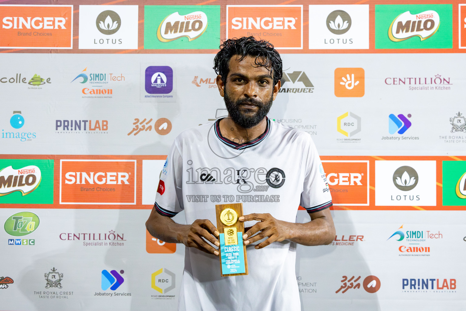 TEAM BADHAHI vs KULHIVARU VUZARA CLUB in the Semi-finals of Club Maldives Classic 2024 held in Rehendi Futsal Ground, Hulhumale', Maldives on Tuesday, 19th September 2024. 
Photos: Ismail Thoriq / images.mv