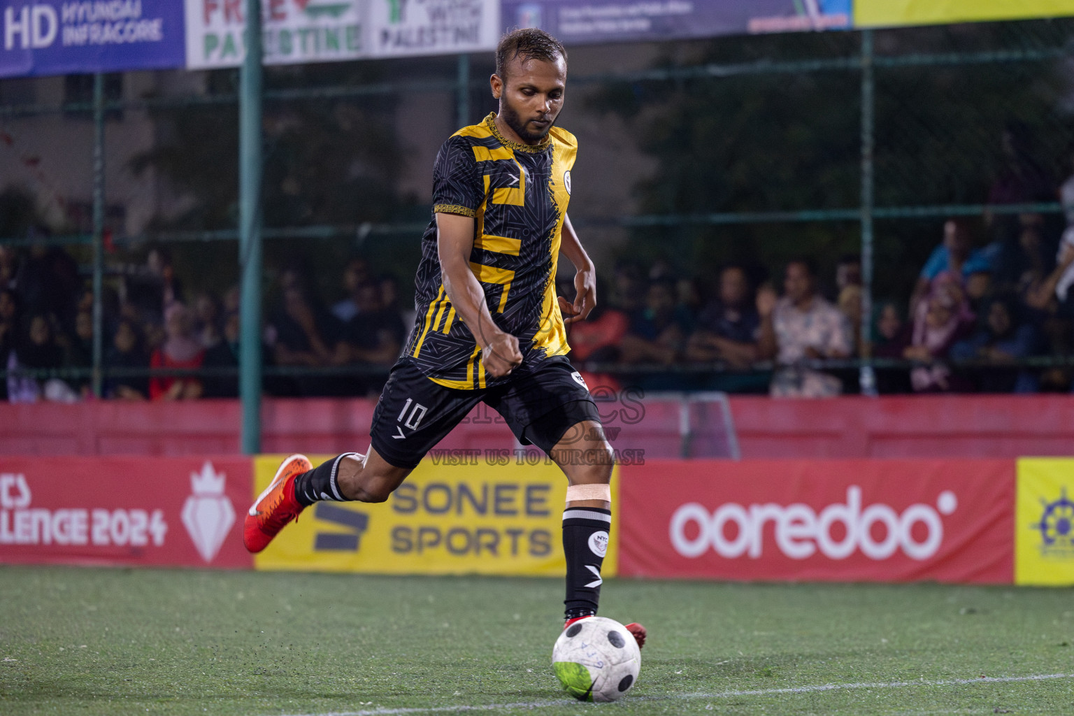 M. Naalaafushi vs M. Maduvvari in Day 28 of Golden Futsal Challenge 2024 was held on Sunday , 11th February 2024 in Hulhumale', Maldives Photos: Mohamed Mahfooz Moosa / images.mv