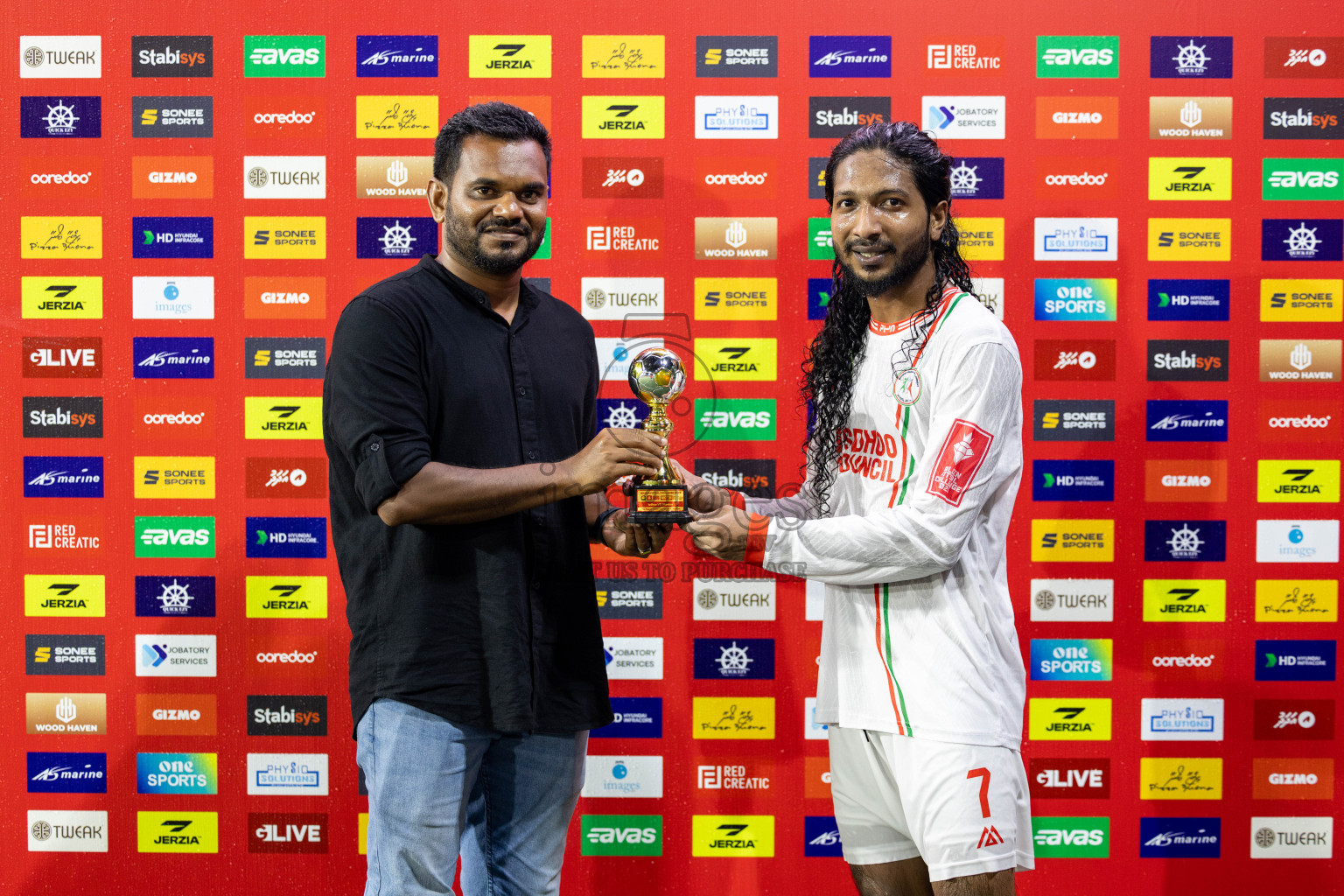 L. Isdhoo VS L. Mundoo in Day 18 of Golden Futsal Challenge 2025 was held on Wednesday, 22nd January 2025, in Hulhumale', Maldives. Photos: Nausham Waheed / images.mv