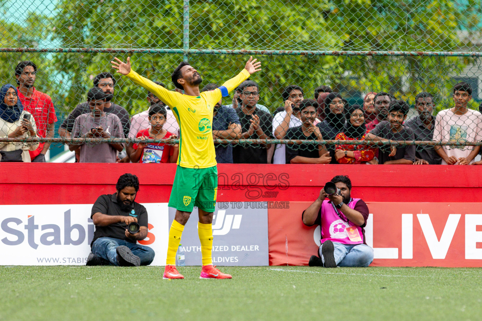 GDh Vaadhoo VS GDh Thinadhoo in Atoll Round Semi-Final on Day 20 of Golden Futsal Challenge 2025 was held on Friday, 24 January 2025, in Hulhumale', Maldives. Photos: Hassan Simah / images.mv