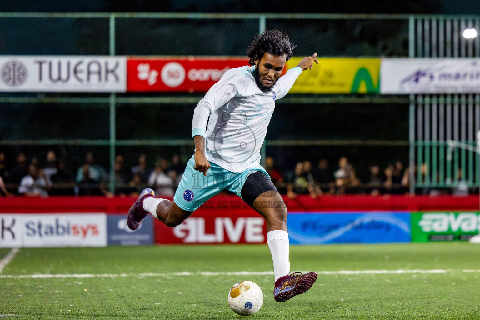 ADh Mahibadhoo vs ADh Omadhoo in Day 15 of Golden Futsal Challenge 2025 was held on Sunday, 19th January 2025, in Hulhumale', Maldives. Photos: Nausham Waheed / images.mv