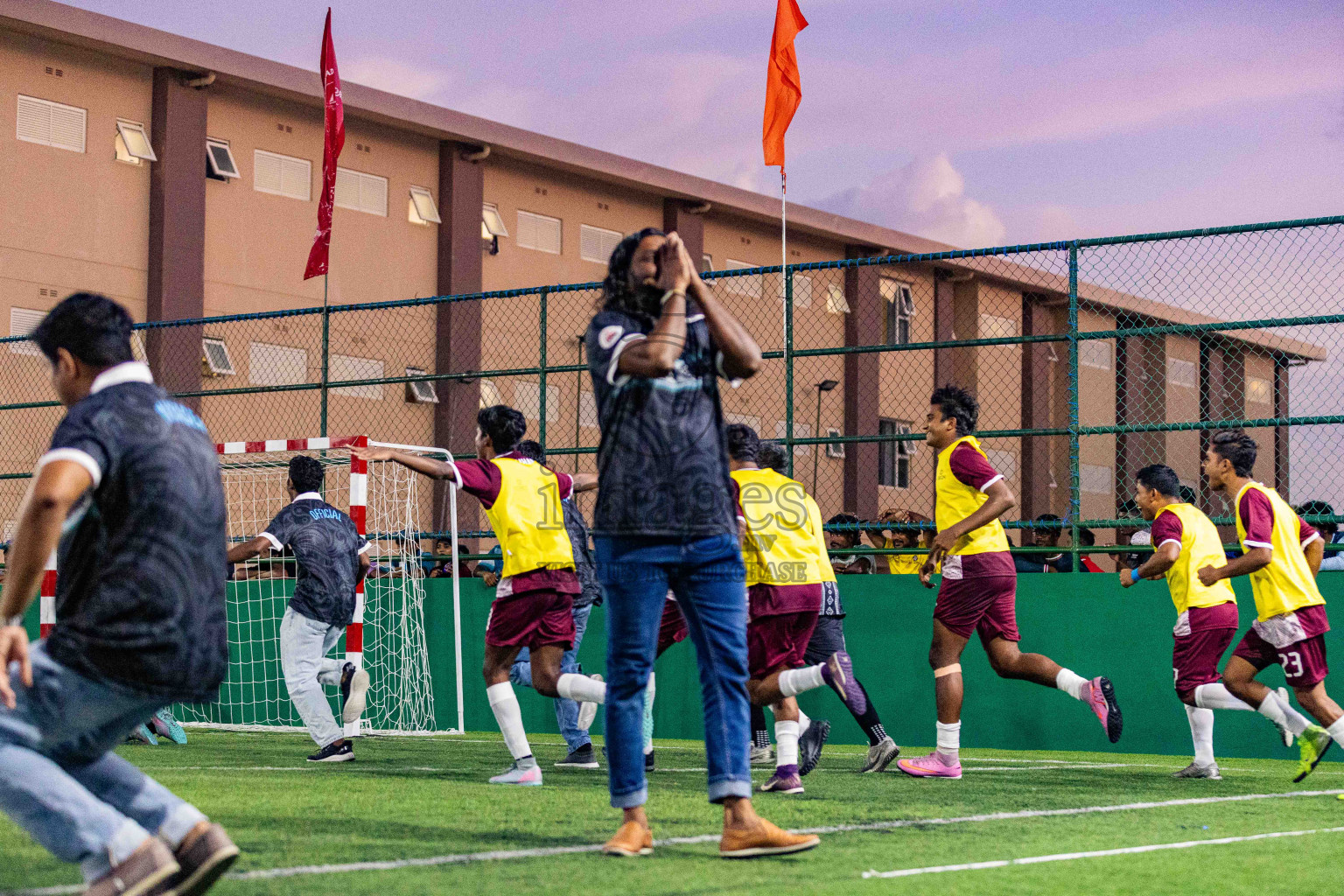 Sun Siyam Olhuveli vs Velassaru in Resort League 2025 (South Male Zone) day 11 was held on Thursday, 9th October 2025 in Crossroads's Maldives, Photos: Areef Adam / images.mv