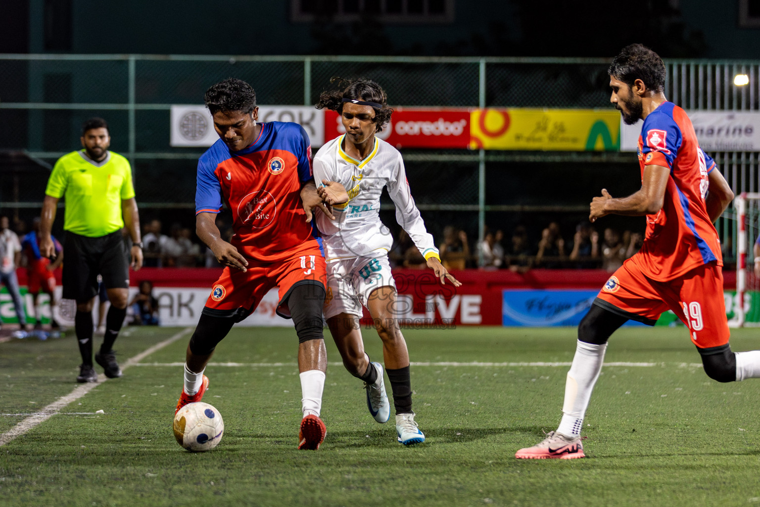 S Maradhoo vs S Meedhoo in Day 12 of Golden Futsal Challenge 2025 was held on Thursday, 16th January 2025, in Hulhumale', Maldives.
Photos: Hassan Simah / images.mv