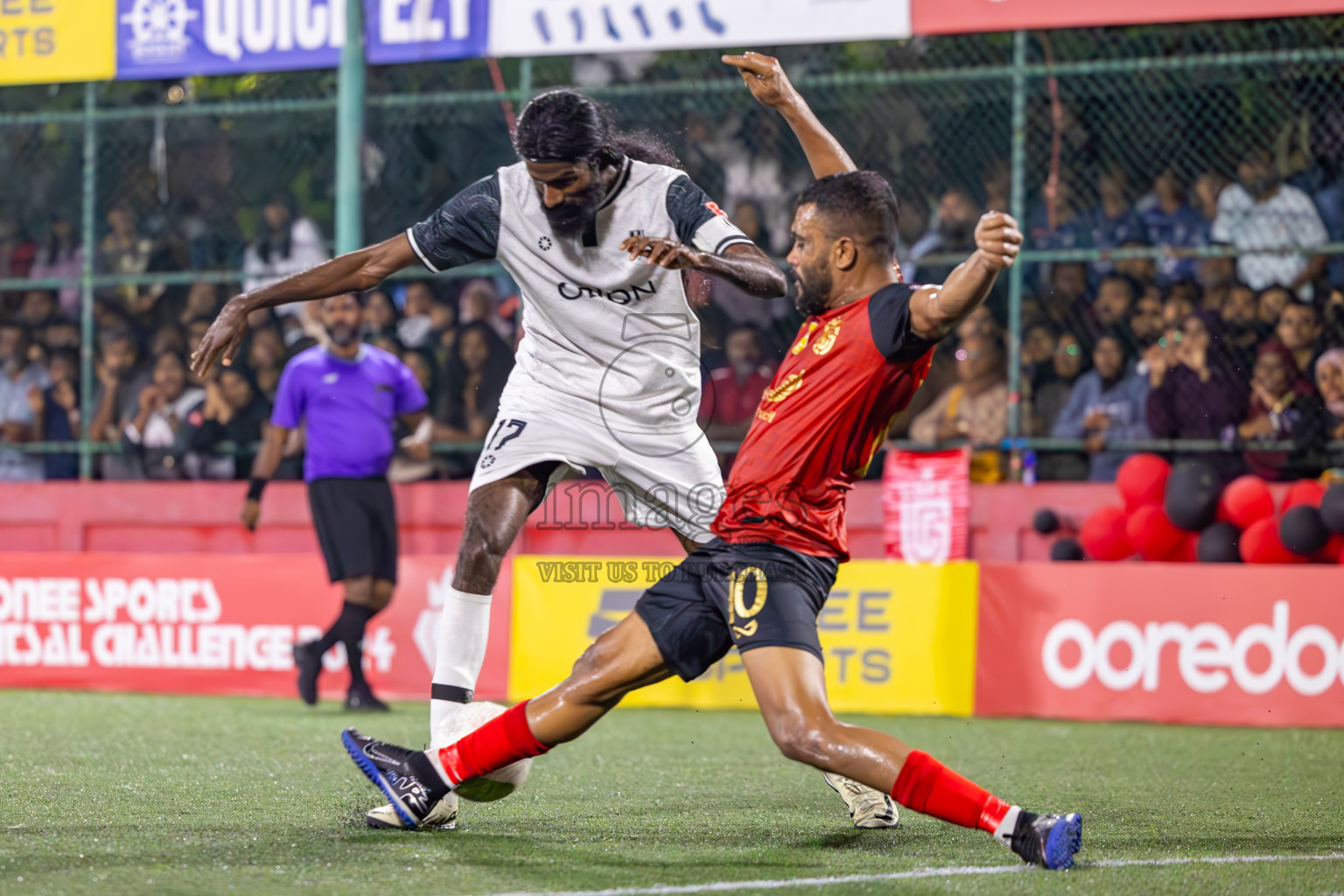 Vilimale vs L Gan in Semi Finals of Golden Futsal Challenge 2024 which was held on Friday, 1st March 2024, in Hulhumale', Maldives.
Photos: Ismail Thoriq / images.mv