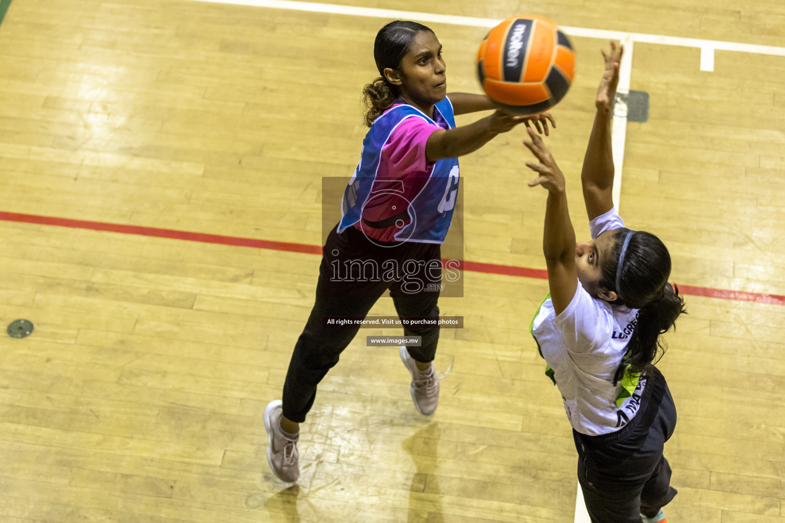 Sports Club Shining Star vs Club Green Streets in the Milo National Netball Tournament 2022 on 17 July 2022, held in Social Center, Male', Maldives. Photographer: Hassan Simah / Images.mv