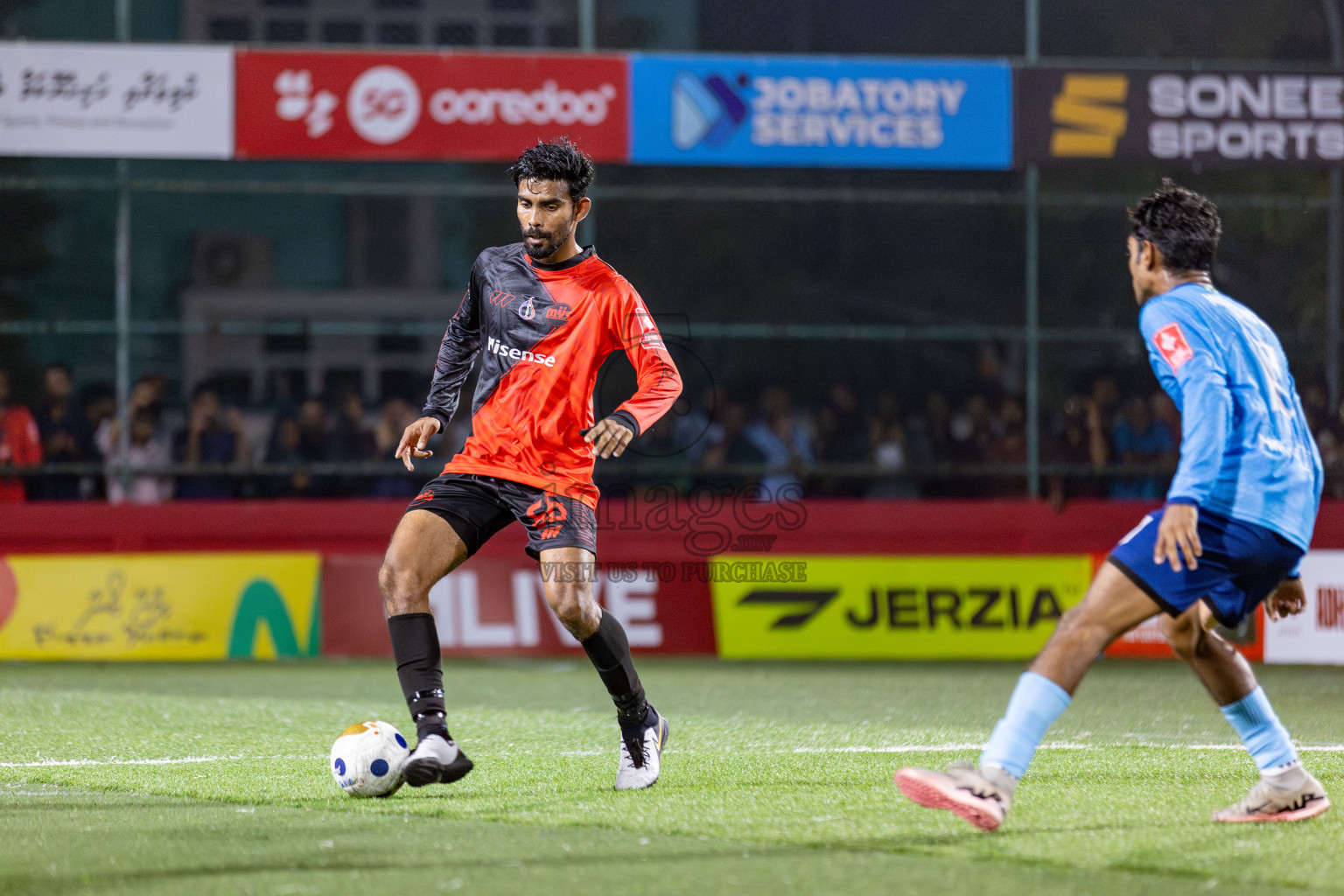 M Dhiggaru vs M Mulak in Day 12 of Golden Futsal Challenge 2025 was held on Thursday, 16th January 2025, in Hulhumale', Maldives.
Photos: Hassan Simah / images.mv