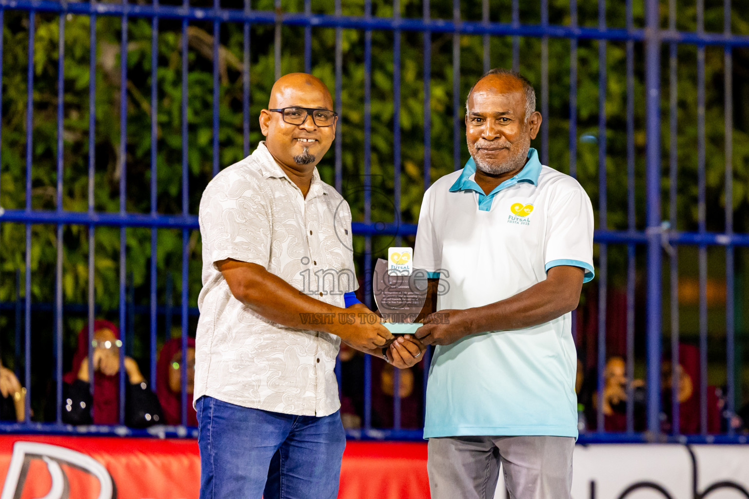 Closing Ceremony of Better in Baa Futsal Fiesta 2025 held in B. Eydhafushi, Maldives on Monday, 17th November 2025. Photos: Nausham Waheed / images.mv