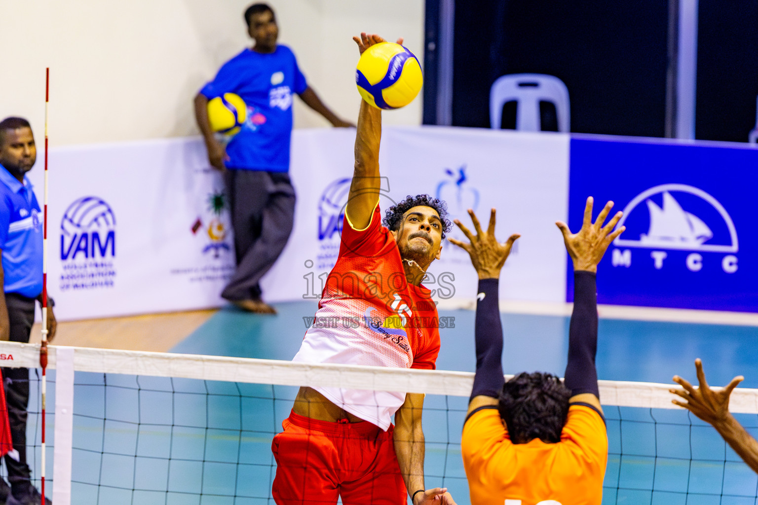 Day 1 of MILO VAM Cup 2024 Men's Division was held in Social Center Indoor Hall on Monday, 28th October 2024. Photos: Nausham Waheed / images.mv