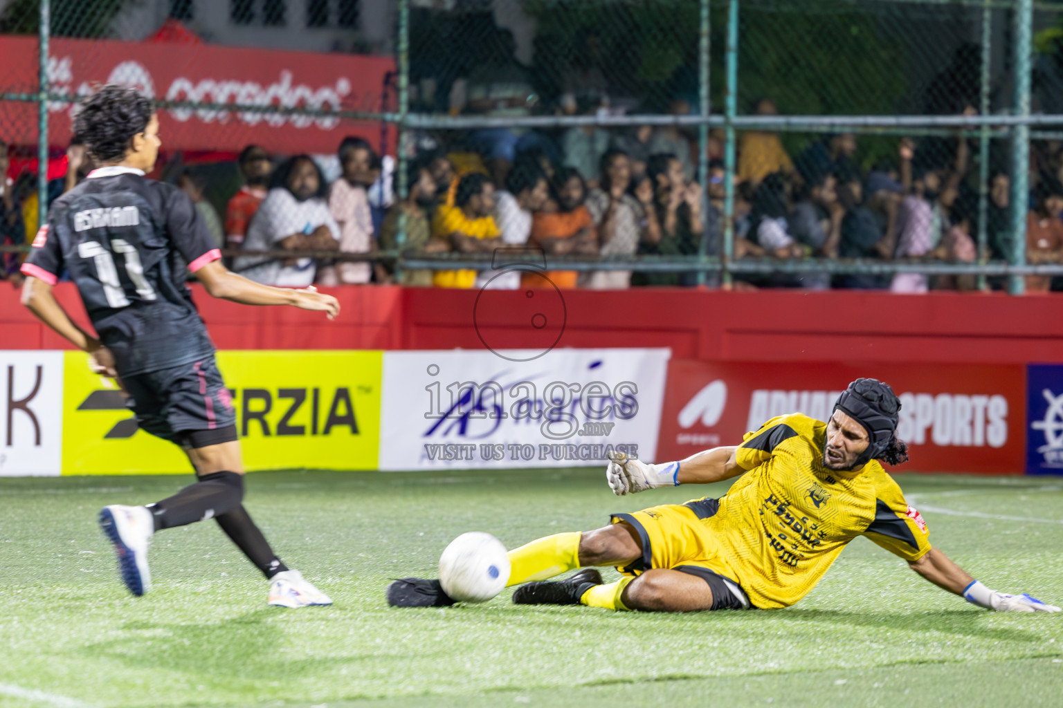 Lh Kurendhoo vs Lh Olhuvelifushi in Day 15 of Golden Futsal Challenge 2025 was held on Sunday, 19th January 2025, in Hulhumale', Maldives. Photos: Ismail Thoriq / images.mv