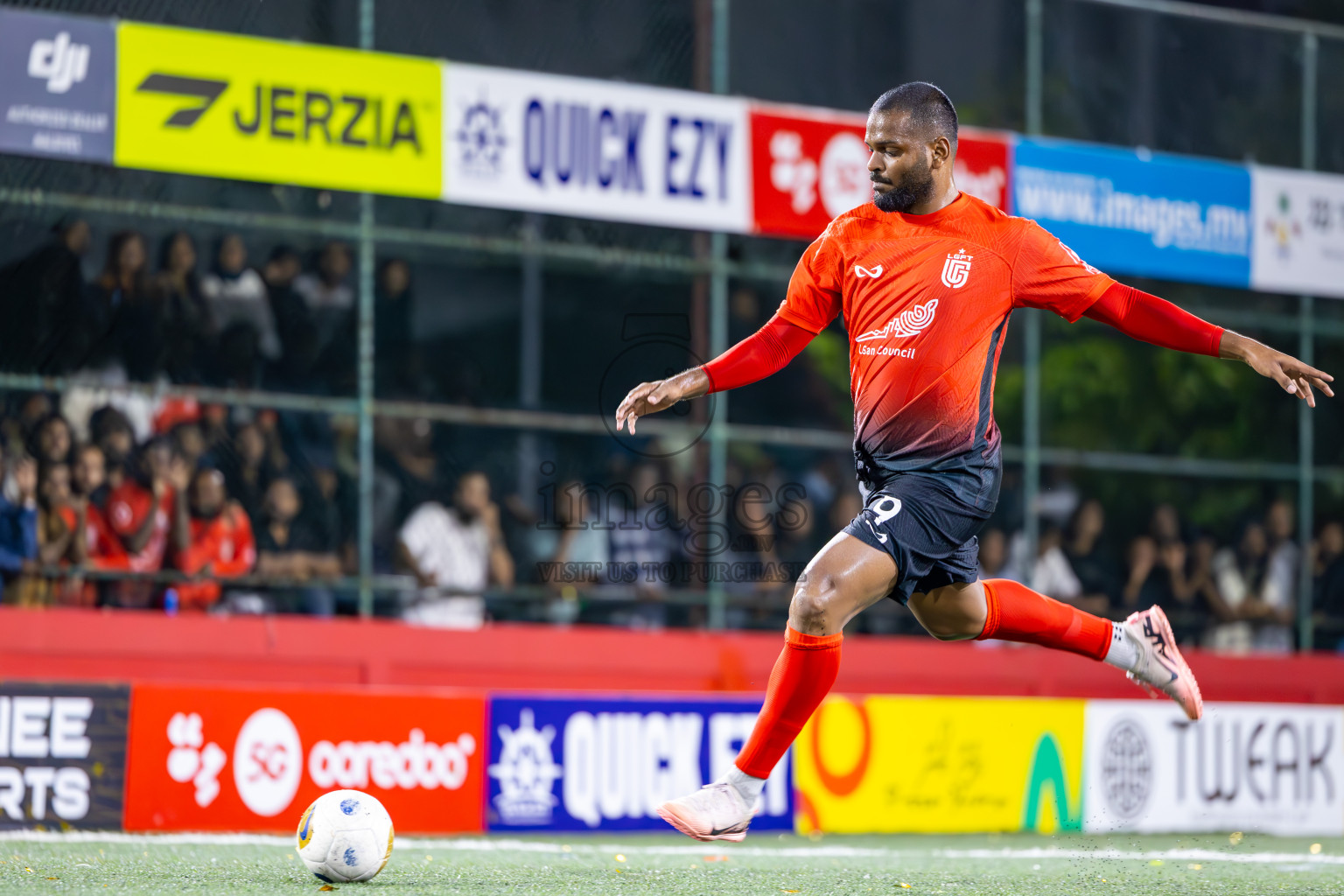 L Gan vs L Mundoo in Atoll Round Final on Day 22 of Golden Futsal Challenge 2025 was held on Sunday , 26th January 2025, in Hulhumale', Maldives.
Photos: Ismail Thoriq / images.mv