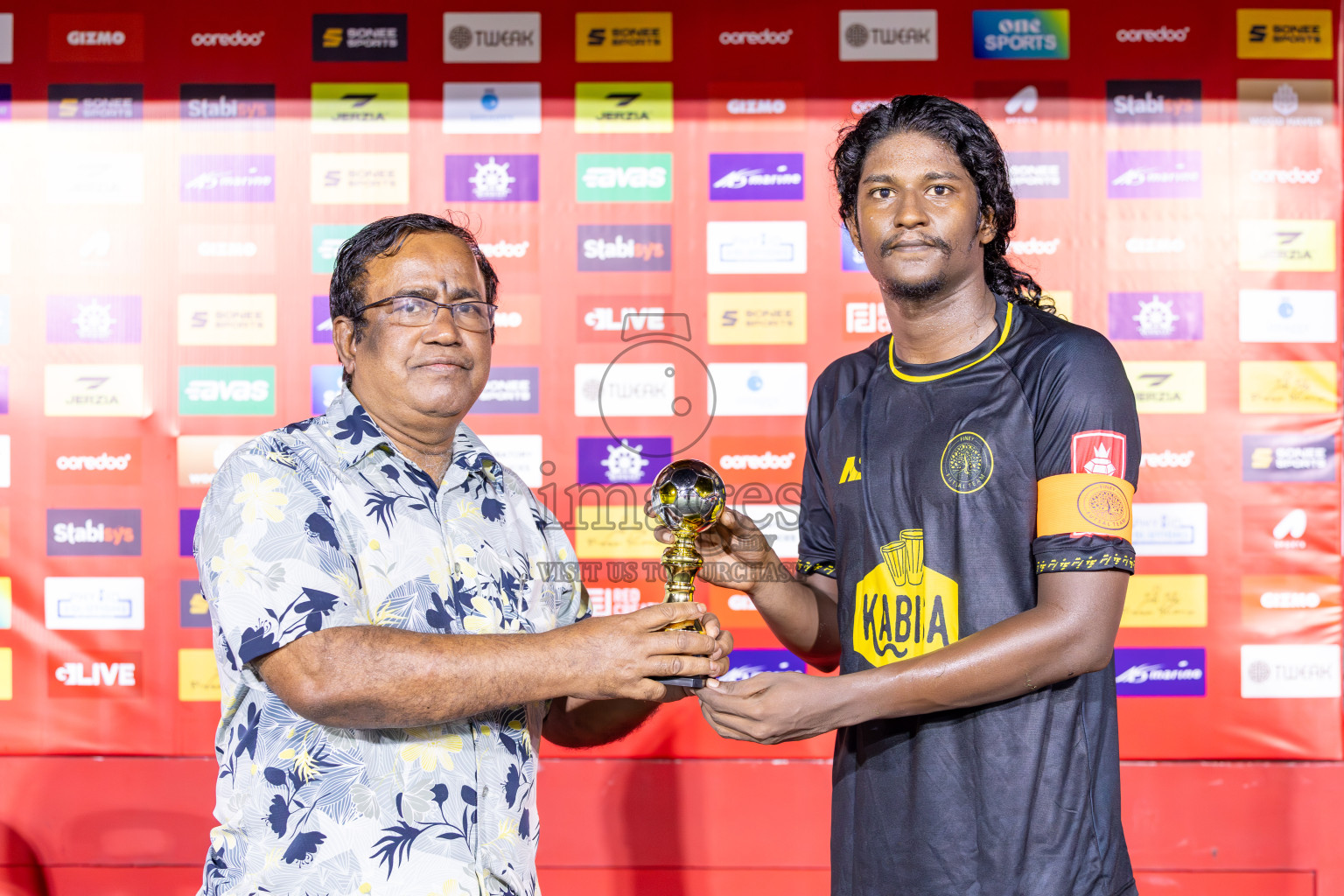 HDh Finey vs HDh Nolhivaranfaru in Day 5 of Golden Futsal Challenge 2025 on Thursday, 9th January 2025, in Hulhumale', Maldives
Photos: Ismail Thoriq / images.mv