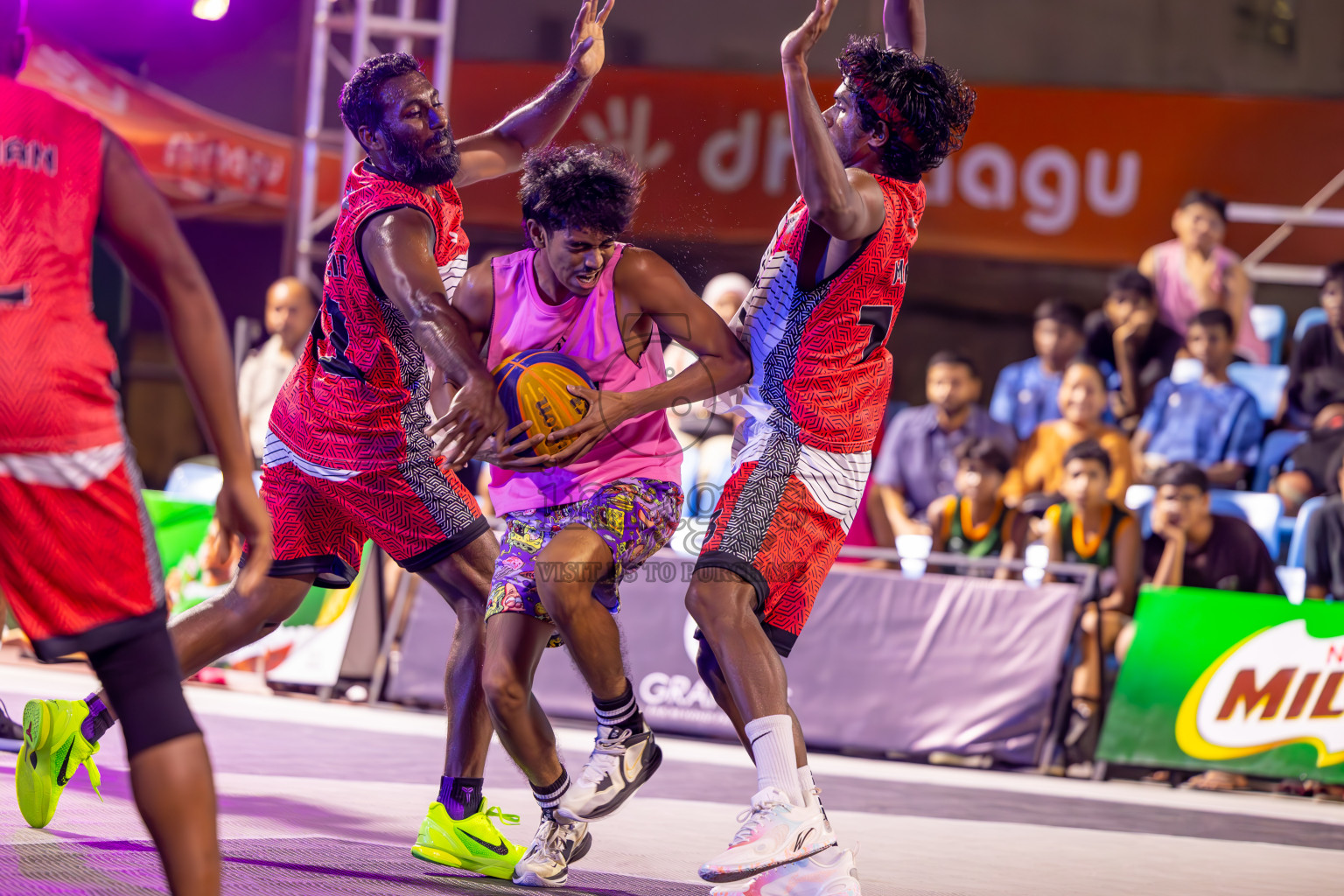 Day 6 of MILO Ramadan 3x3 Challenge 2024 was held in Ekuveni Outdoor Basketball Court at Male', Maldives on Sunday, 18th March 2024.
Photos: Ismail Thoriq / images.mv