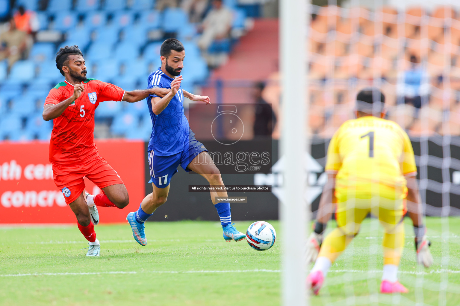 Kuwait vs Bangladesh in the Semi-final of SAFF Championship 2023 held in Sree Kanteerava Stadium, Bengaluru, India, on Saturday, 1st July 2023. Photos: Nausham Waheed, Hassan Simah / images.mv