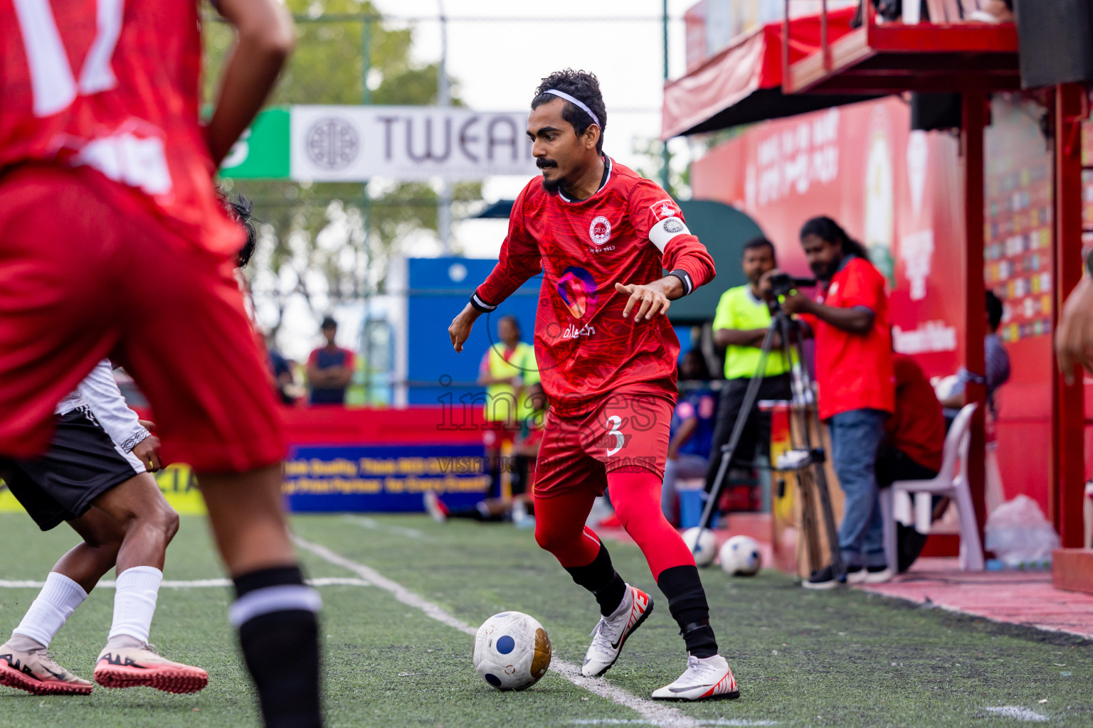 GDh Madaveli vs GDh Faresmaathodaa in Day 12 of Golden Futsal Challenge 2025 was held on Thursday, 16th January 2025, in Hulhumale', Maldives Photos: Nausham Waheed  / images.mv