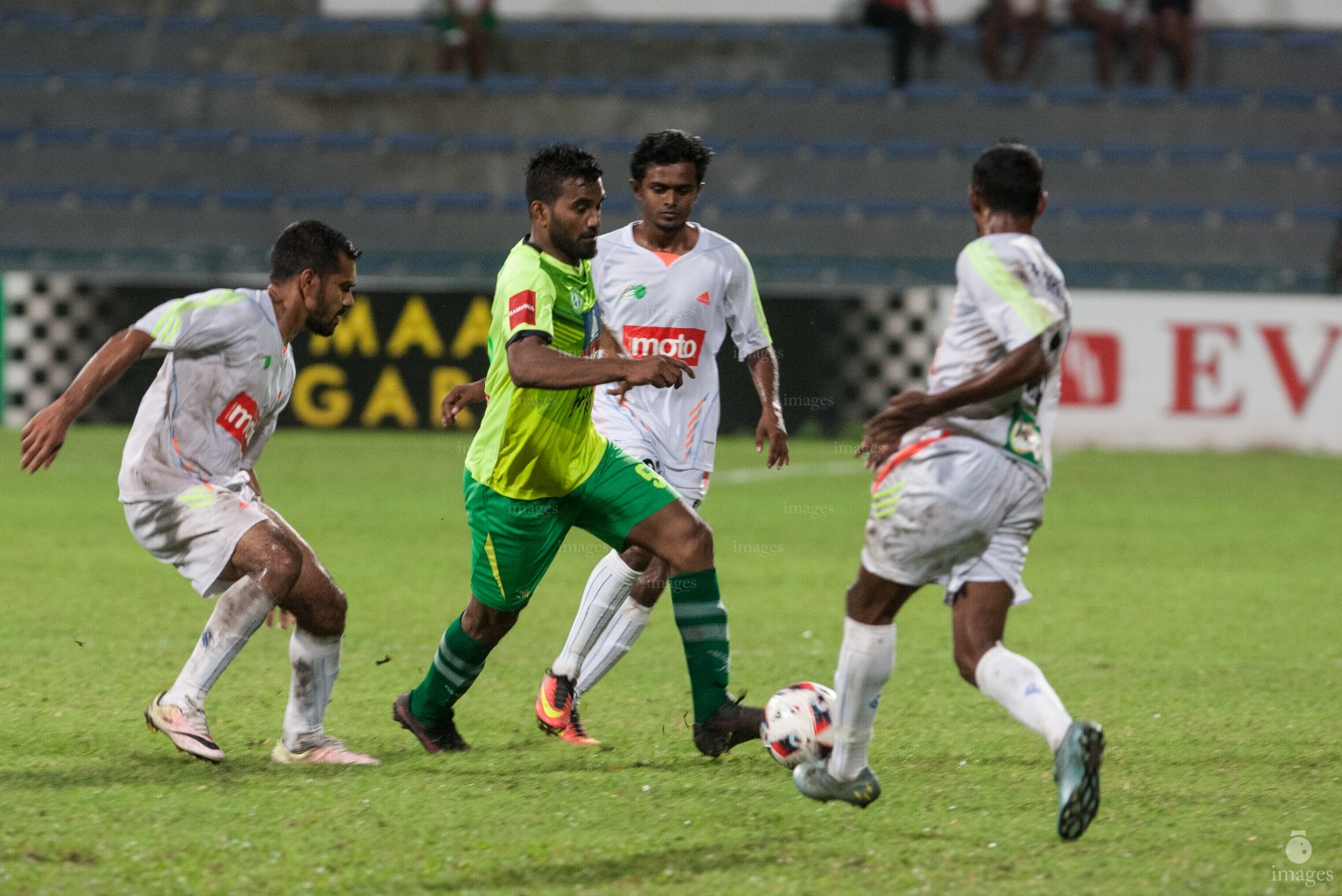 President's CUP 2016, Maziya Sports & Recreation vs S.Feydhoo Wednesday, November . 15, 2016. (Images.mv Photo/ Abdulla Sham).