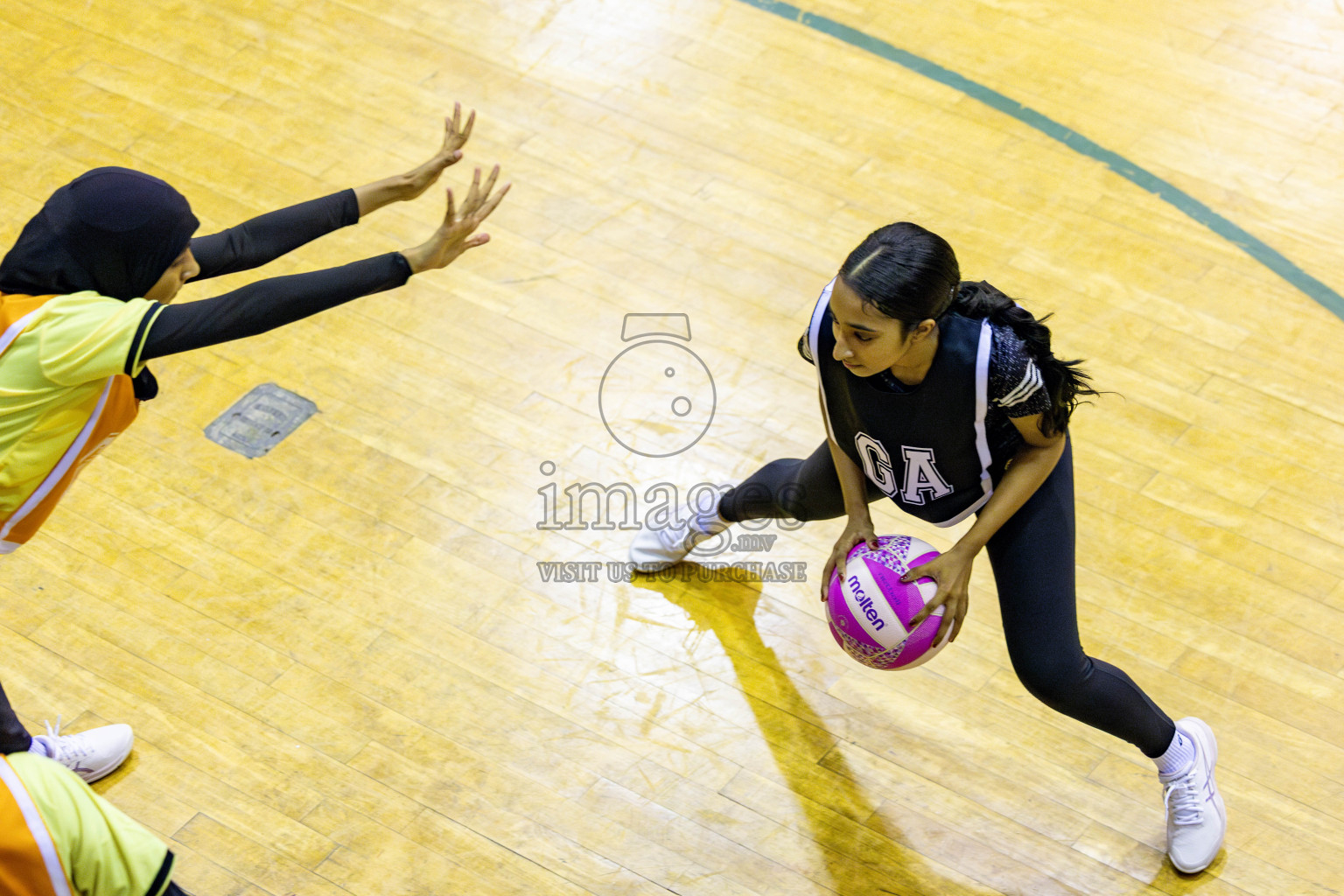 Kulhudhuffushi Youth & Recreation Club vs SC Shining Star in Division 1 of National Netball Tournament 2025 held in Social Center at Male', Maldives on Sunday, 25th May 2025. Photos: Hassan Simah / images.mv