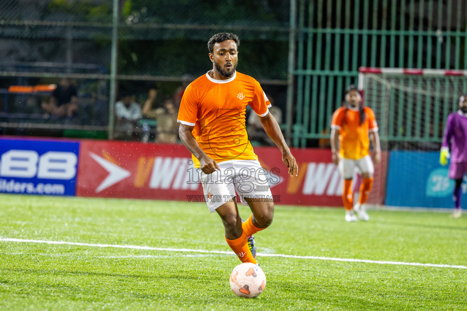 Dhiraagu vs Police Club in Day 9 of Club Maldives Cup 2025 was held in Rehendhi Futsal Ground, Hulhumale', Maldives on Thursday, 9th October 2025. 
Photos: Ismail Thoriq / images.mv