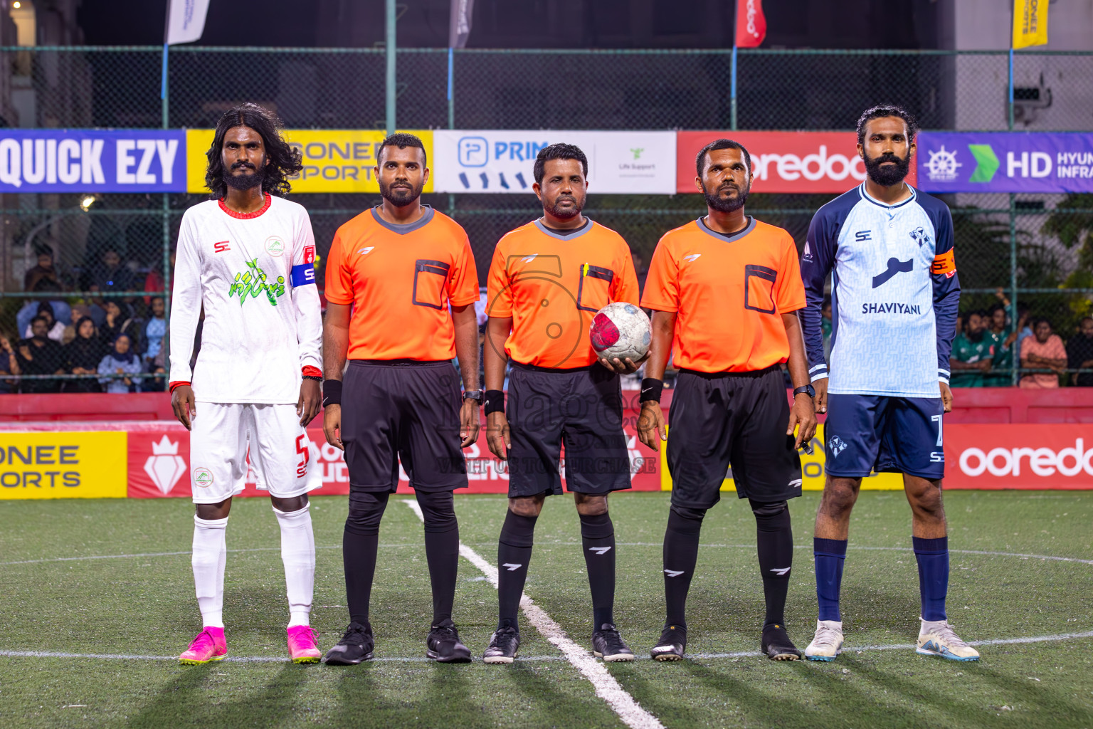 Th Gaadhiffushi vs Th Kinbidhoo in Day 15 of Golden Futsal Challenge 2024 was held on Monday, 29th January 2024, in Hulhumale', Maldives
Photos: Ismail Thoriq / images.mv