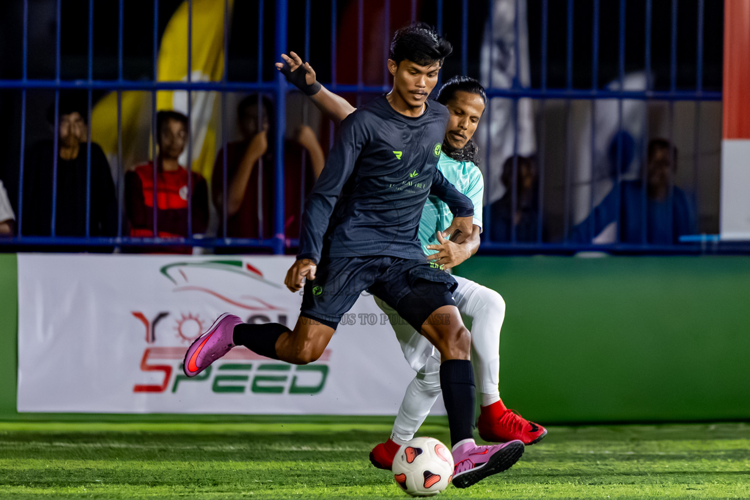 Dhonfan vs Fehendhoo in Day 1 of Better in Baa Futsal Fiesta 2025 Man's division held in B. Eydhafushi, Maldives on Wednesday, 5th November 2025. Photos: Nausham Waheed / images.mv
