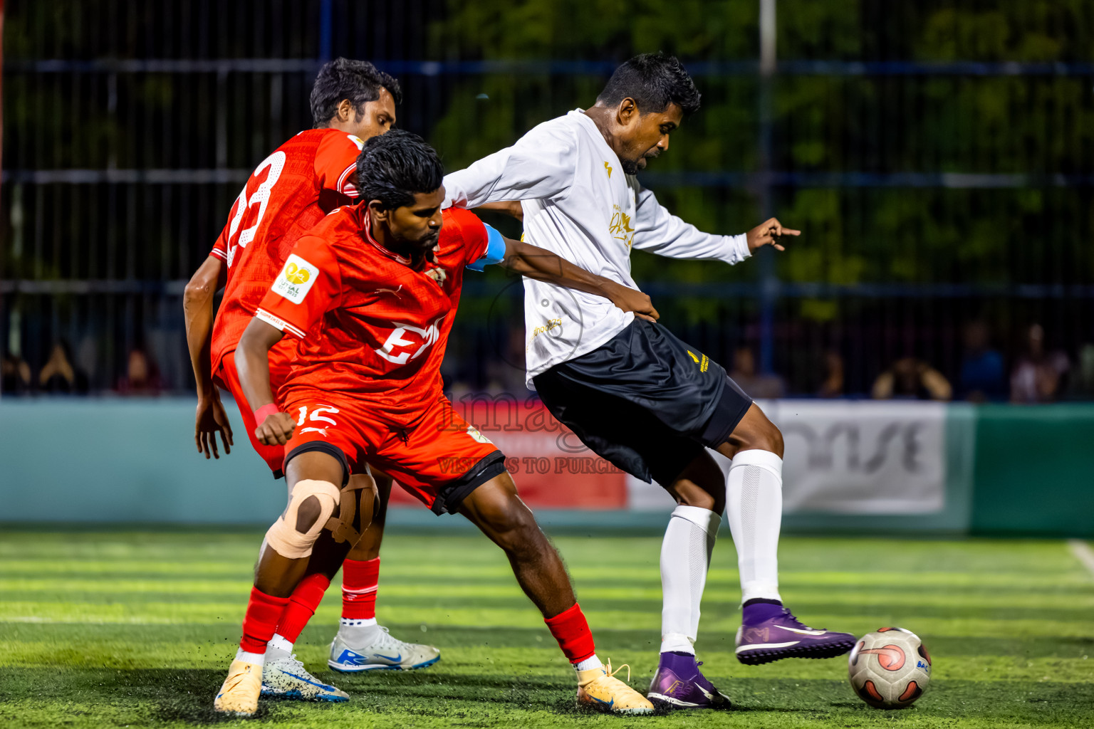 Kudarikilu vs Dharavandhoo in Day 4 of Better in Baa Futsal Fiesta 2025 Men's division held in B. Eydhafushi, Maldives on Saturday, 8th November 2025. Photos: Nausham Waheed / images.mv