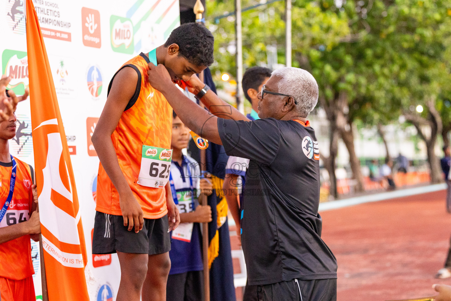 Day 4 of Inter-school Athletics Championship 2025 held in Ekuveni Synthetic Track, Male', Maldives on Thursday, 09th October 2025. Photos by: Raaif Yoosuf / Images.mv