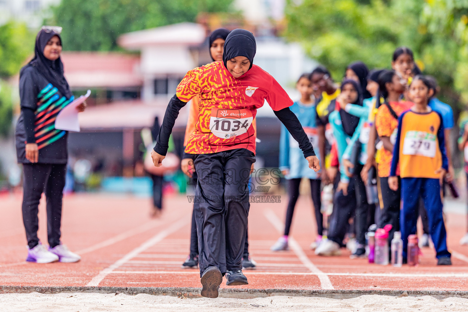 Day 4 of Inter-school Athletics Championship 2025 held in Ekuveni Synthetic Track, Male', Maldives on Thursday, 09th October 2025. Photos by: Areef Adam / Images.mv