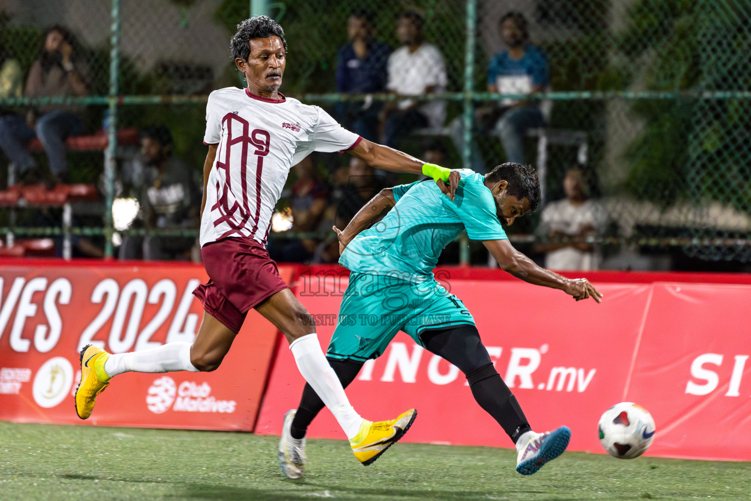 YOUTH RC vs CLUB BINARA in Club Maldives Classic 2024 held in Rehendi Futsal Ground, Hulhumale', Maldives on Tuesday, 10th September 2024. 
Photos: Mohamed Mahfooz Moosa / images.mv