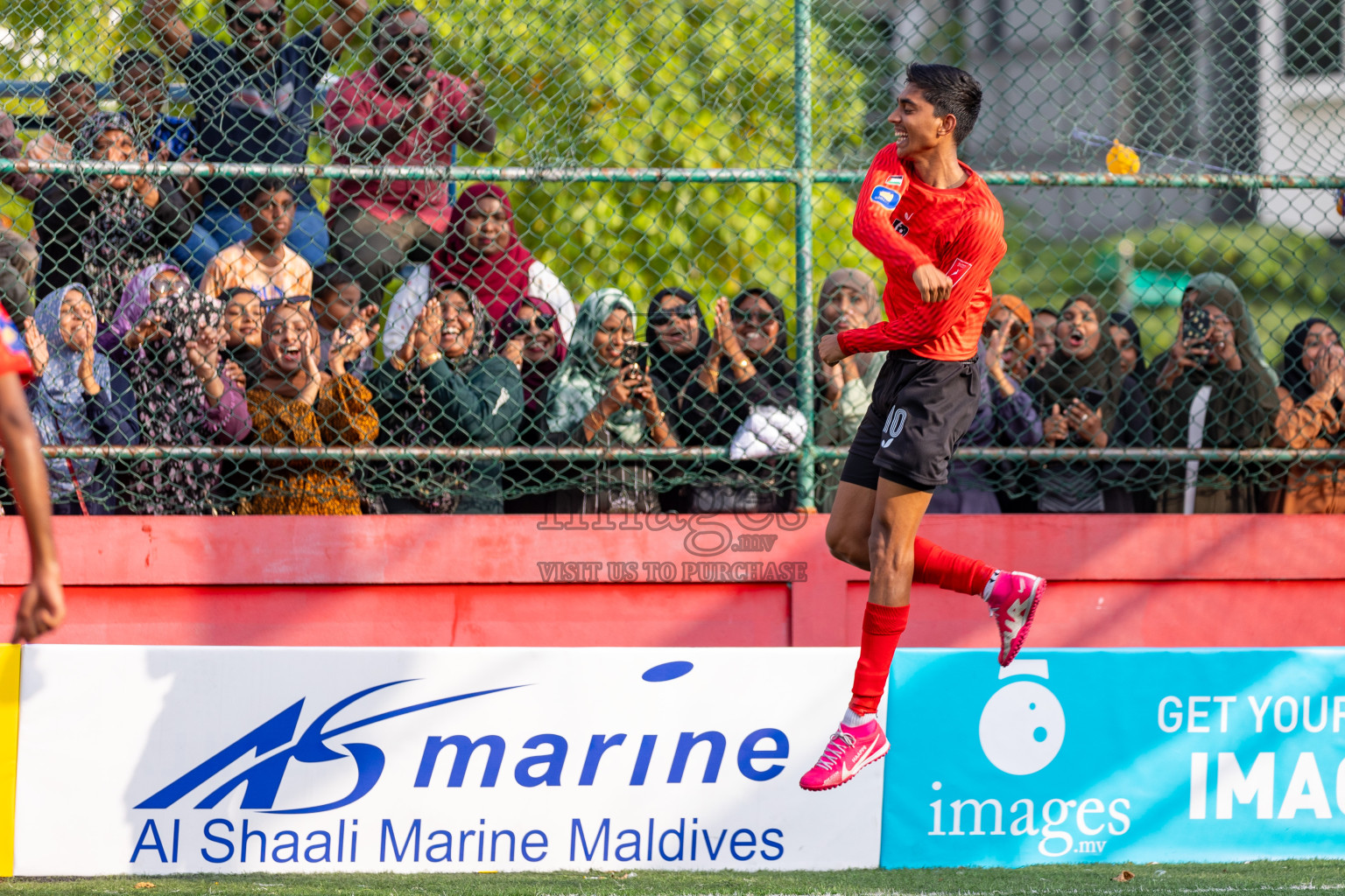 Sh. Kanditheemu  VS  Sh. Foakaidhoo in Day 12 of Golden Futsal Challenge 2024 was held on Friday, 26th January 2024, in Hulhumale', Maldives 
Photos: Hassan Simah / images.mv