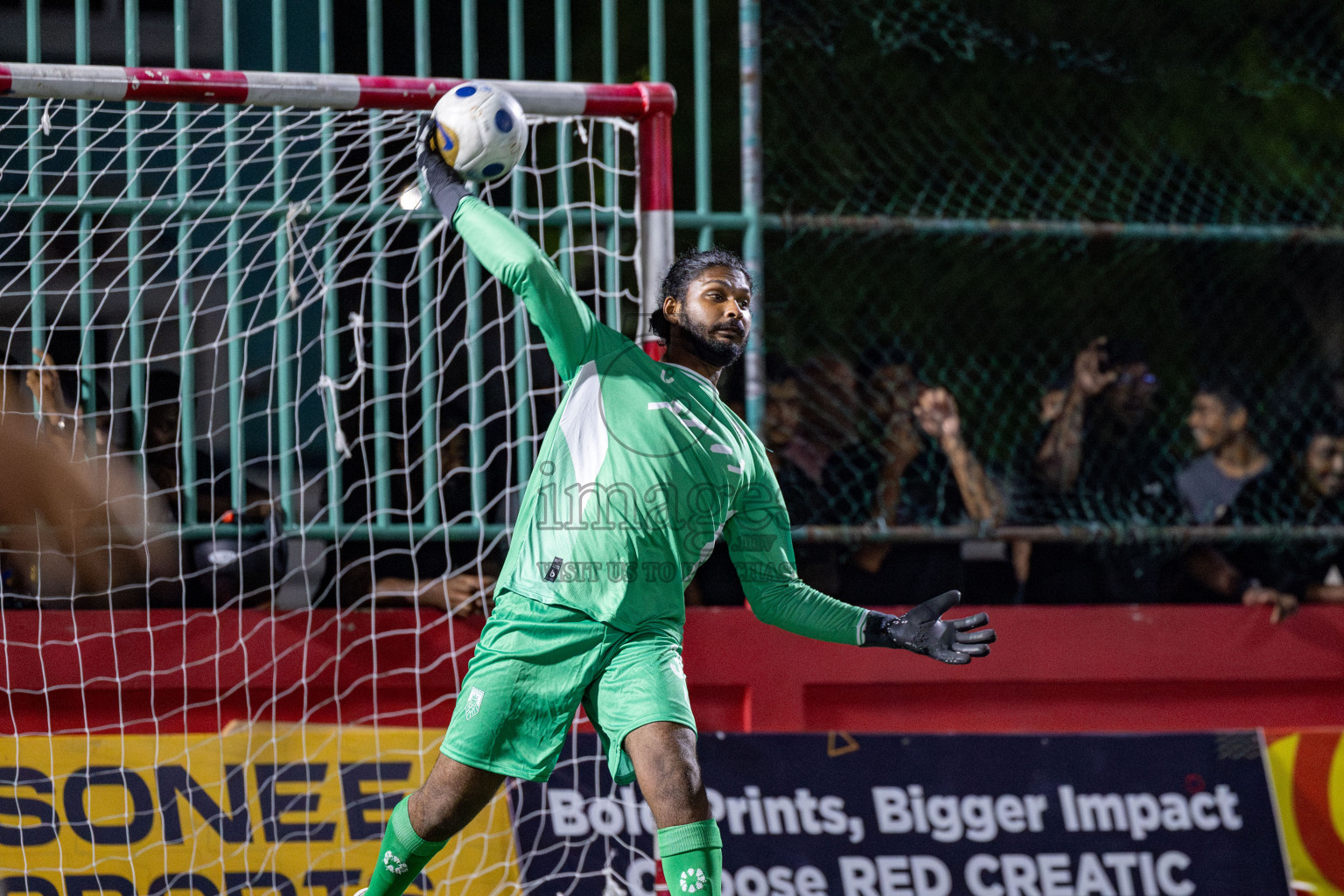 B Fehendhoo VS B Eydhafushi in Day 21 of Golden Futsal Challenge 2025 was held on Saturday, 25 January 2025, in Hulhumale', Maldives. 
Photos: Hassan Simah / images.mv