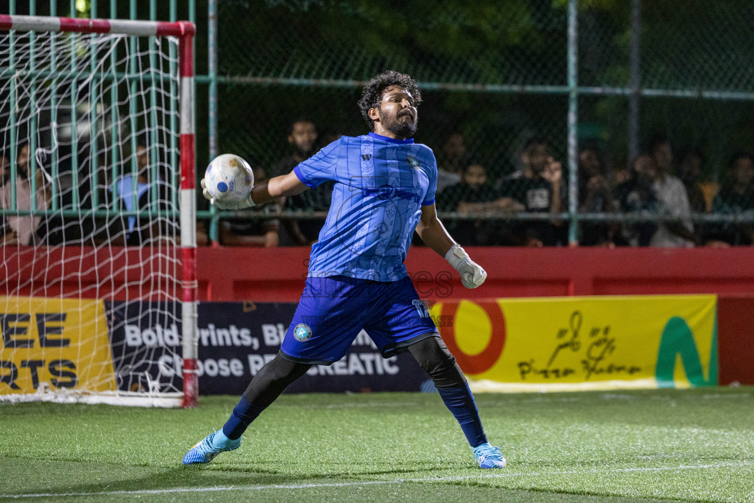 M Kolhufushi VS M Mulak in Day 21 of Golden Futsal Challenge 2025 was held on Saturday, 25 January 2025, in Hulhumale', Maldives. 
Photos: Hassan Simah / images.mv