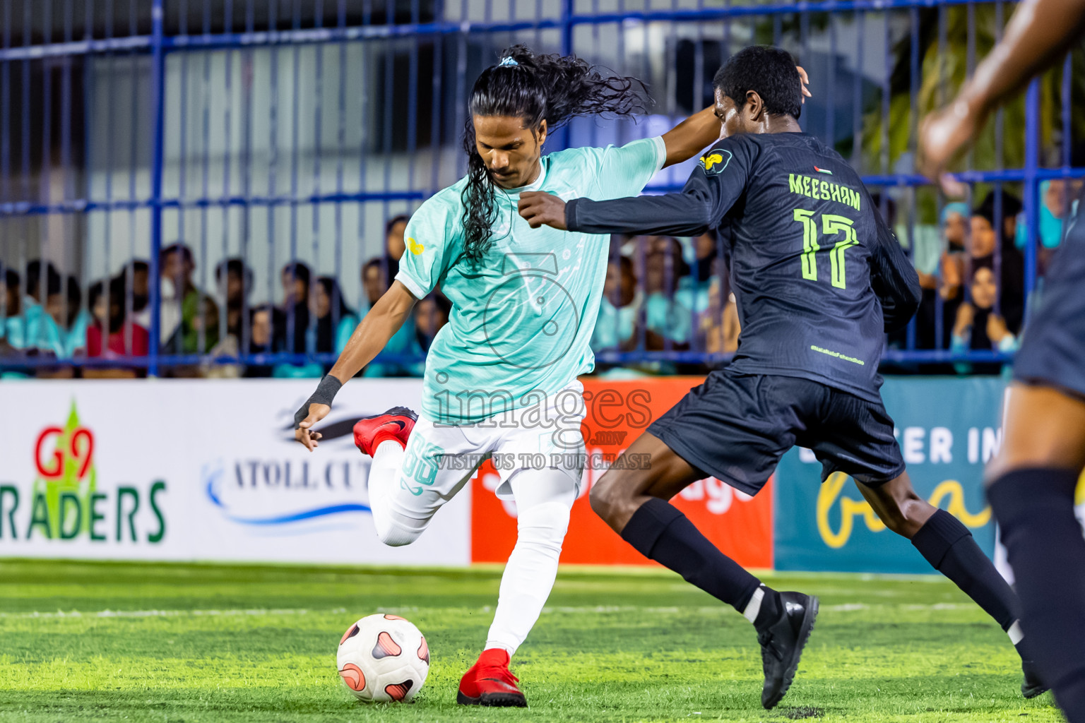 Dhonfan vs Fehendhoo in Day 1 of Better in Baa Futsal Fiesta 2025 Man's division held in B. Eydhafushi, Maldives on Wednesday, 5th November 2025. Photos: Nausham Waheed / images.mv