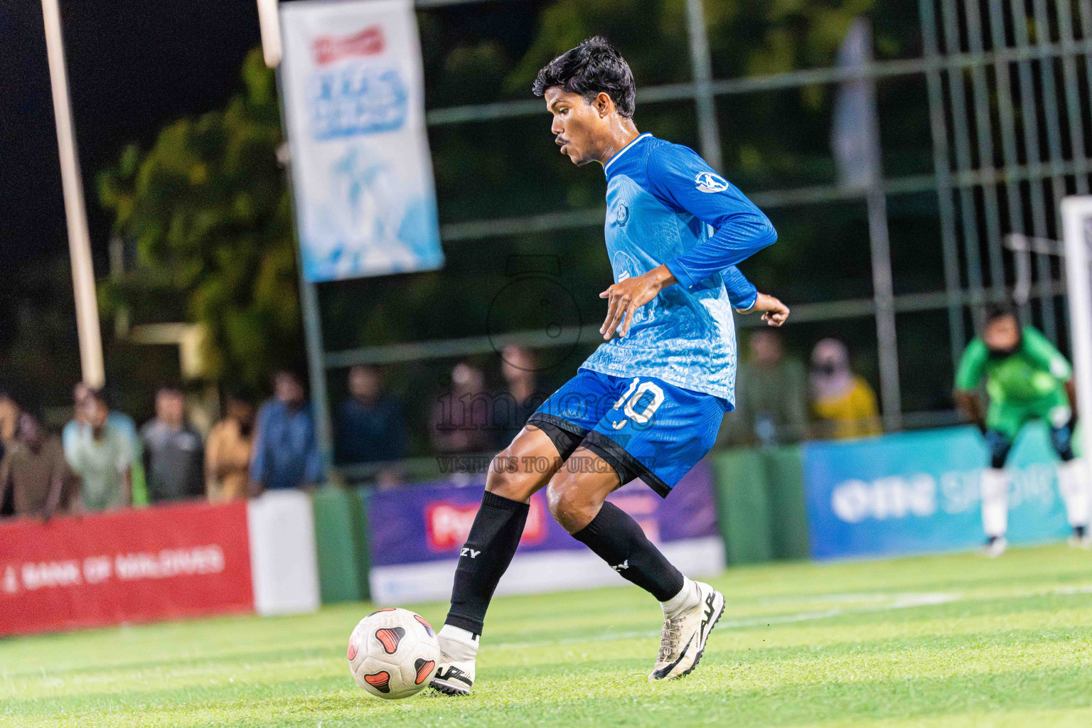 Goalhians VS Foemathi in Day 4 - Fonadhoo Youth Futsal Challenge 2025 held in Fonadhoo Futsal Stadium, L. Fonadhoo, Maldives on Wednesday, 29th October 2025 Photos: Arif Rasheed / images.mv