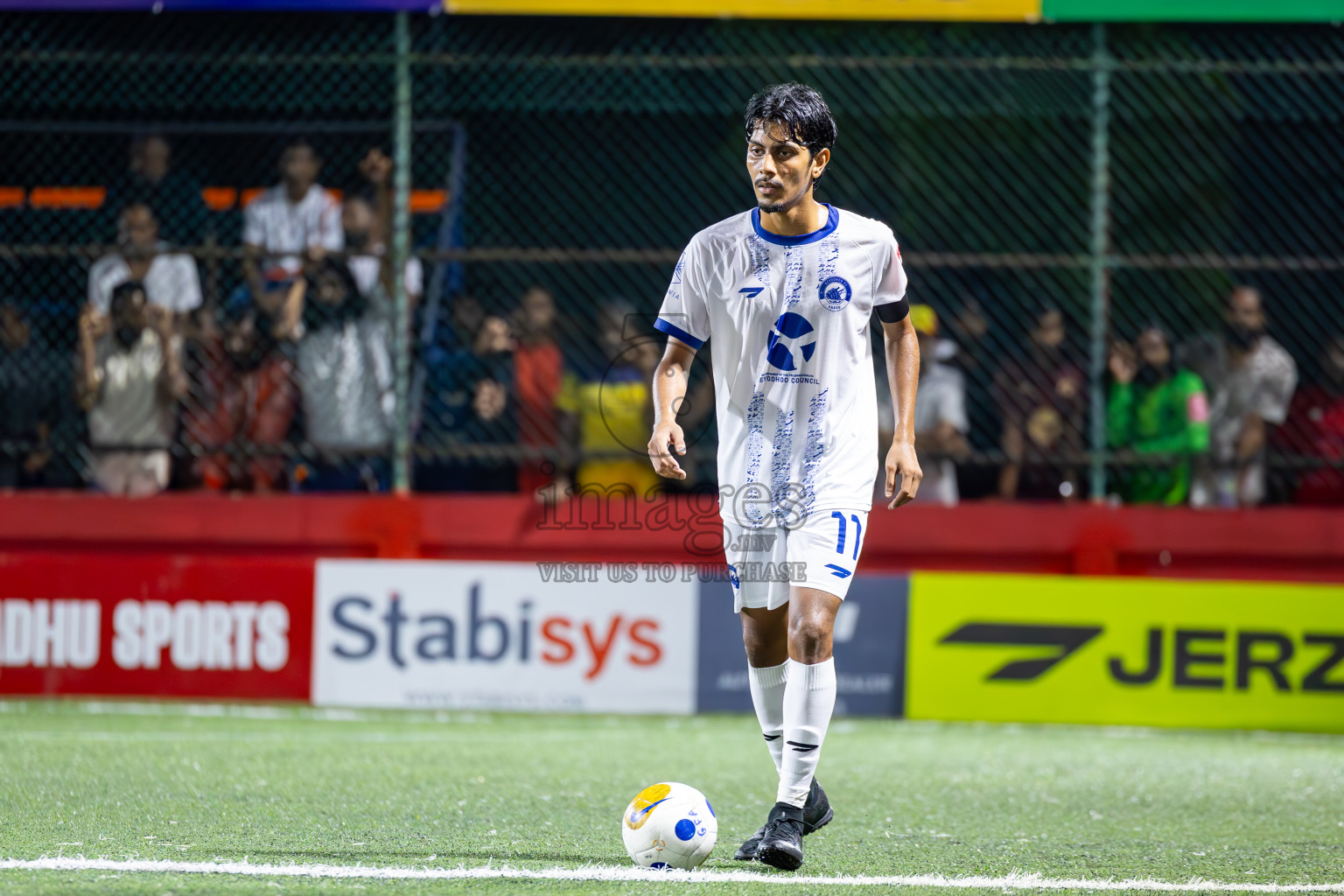 V Felidhoo vs V Keyodhoo in Atoll Round Final on Day 22 of Golden Futsal Challenge 2025 was held on Sunday , 26th January 2025, in Hulhumale', Maldives.
Photos: Ismail Thoriq / images.mv