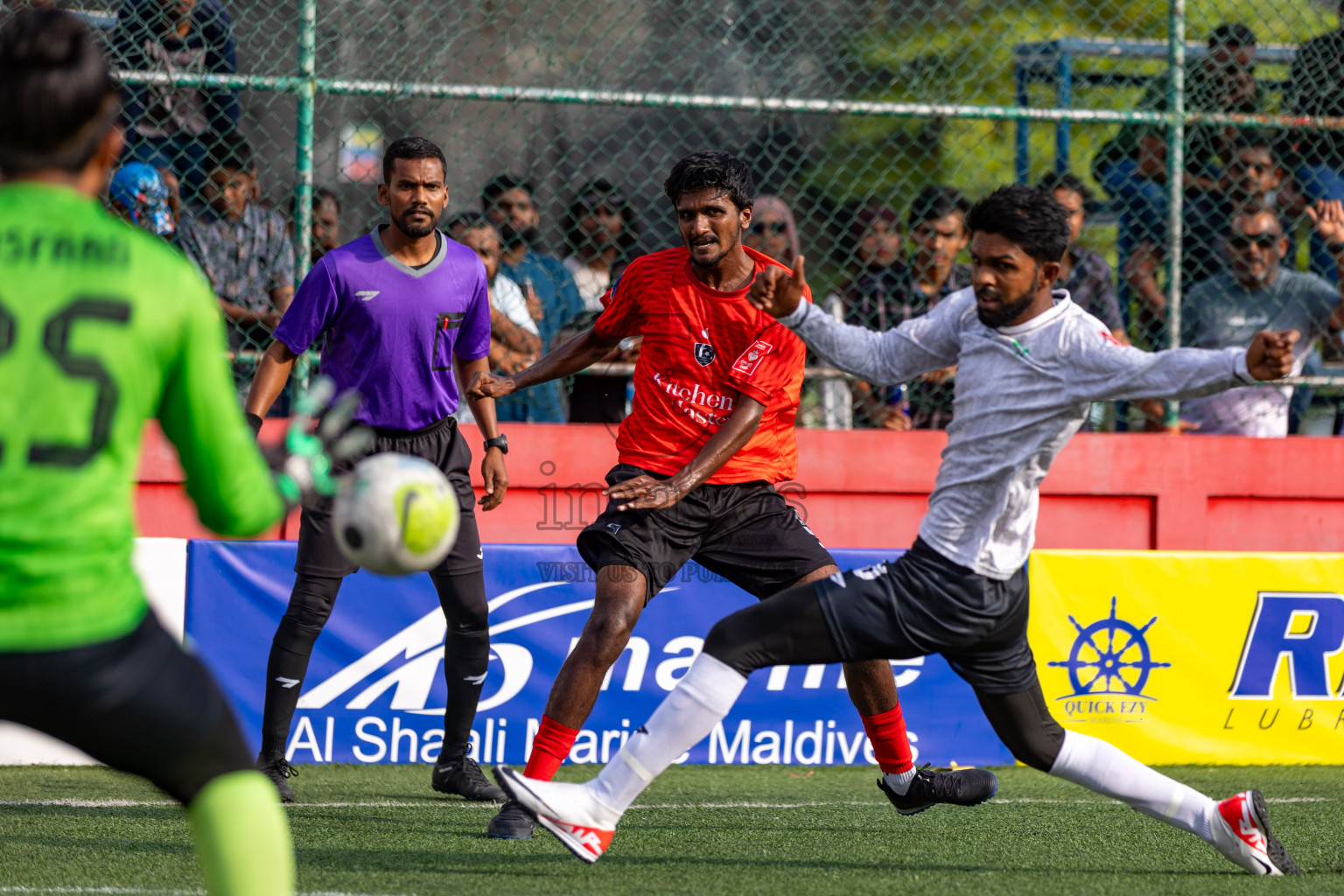 Sh. Kanditheemu  VS  Sh. Foakaidhoo in Day 12 of Golden Futsal Challenge 2024 was held on Friday, 26th January 2024, in Hulhumale', Maldives 
Photos: Hassan Simah / images.mv