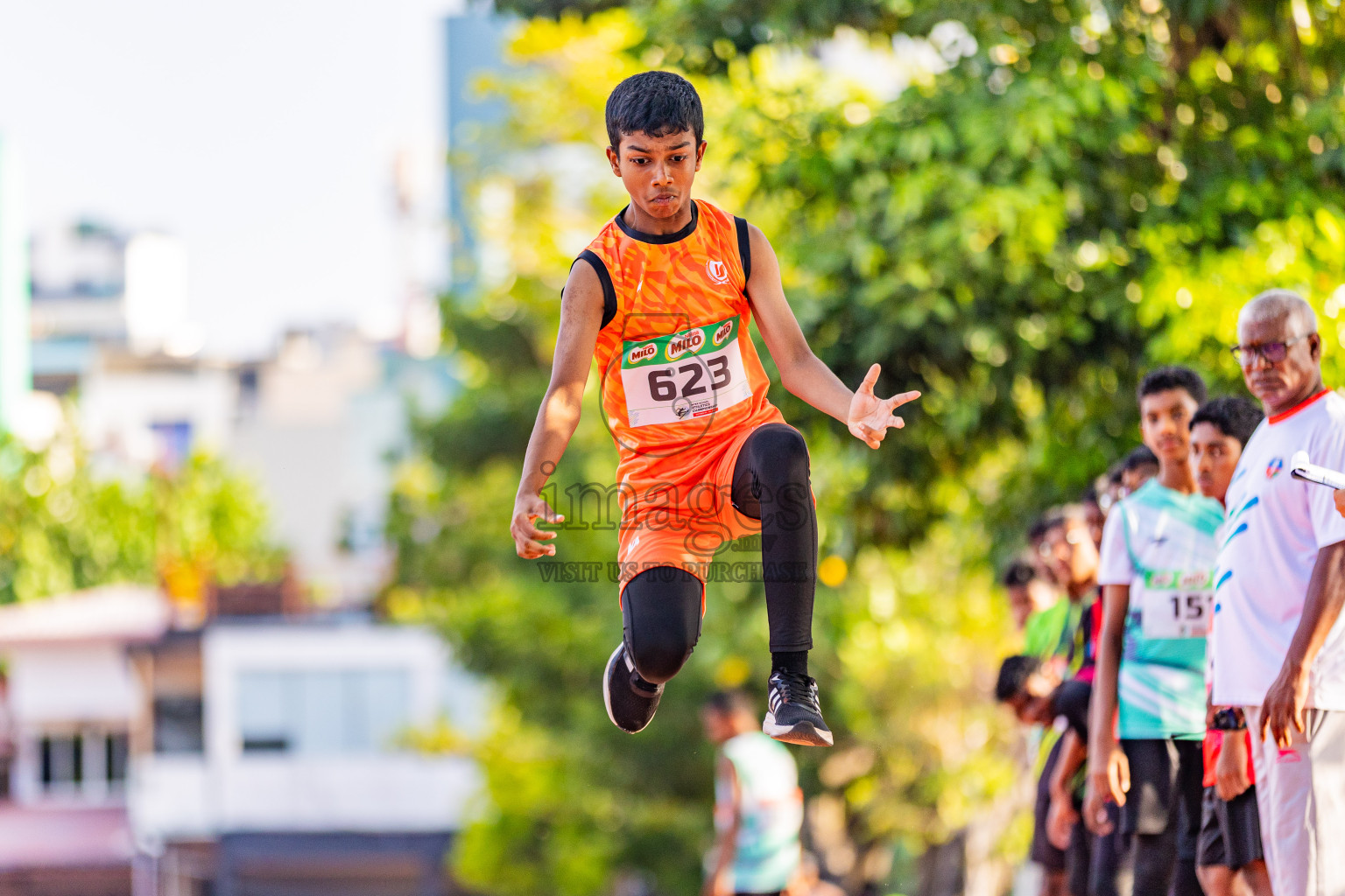 Day 3 of Inter-school Athletics Championship 2025 held in Ekuveni Synthetic Track, Male', Maldives on Wednesday, 08th October 2025. Photos by: Areef Adam / Images.mv