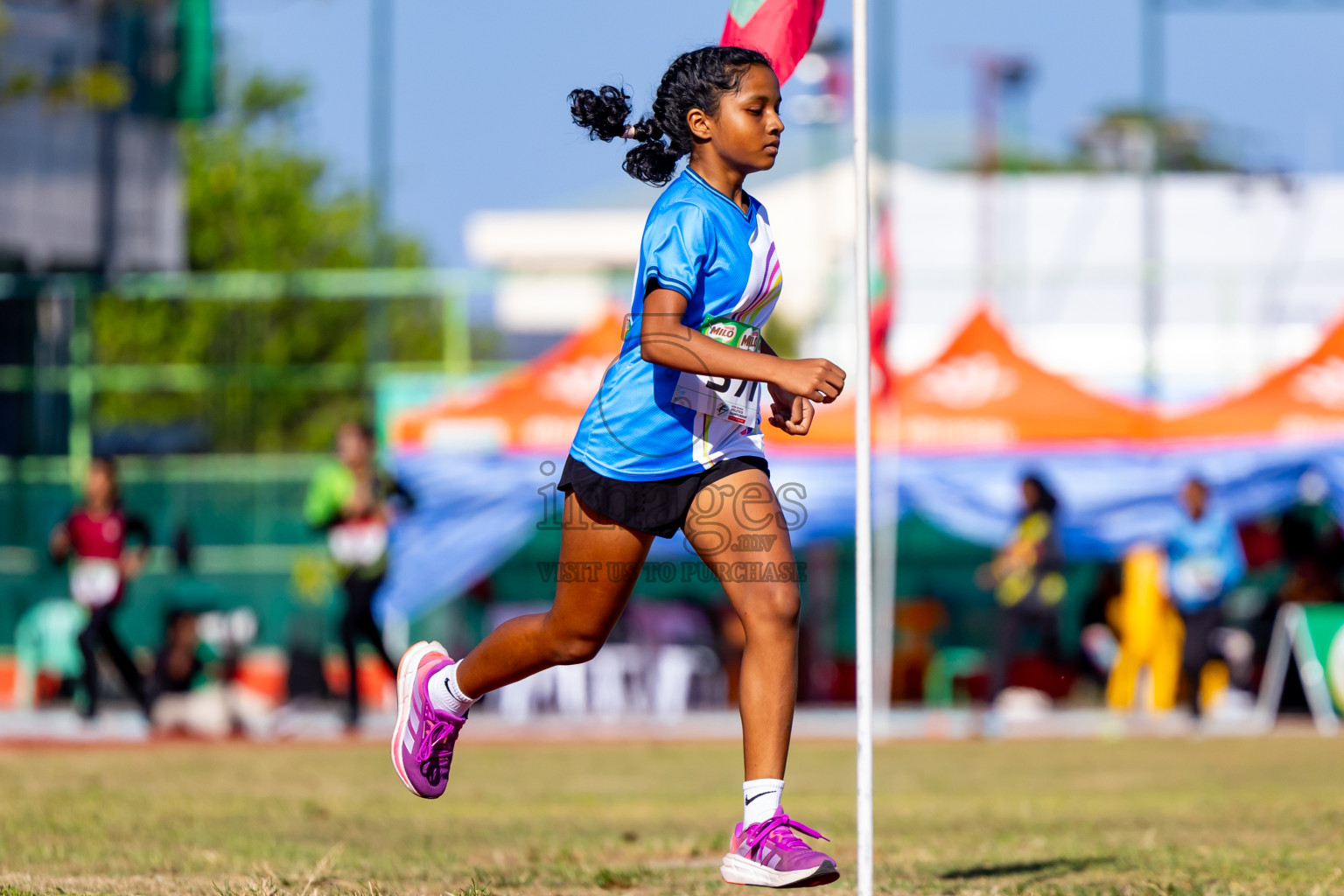 Day 1 of Inter-school Athletics Championship 2025 held in Ekuveni Synthetic Track, Male', Maldives on Monday, 06th October 2025. Photos by: Nausham Waheed / Images.mv