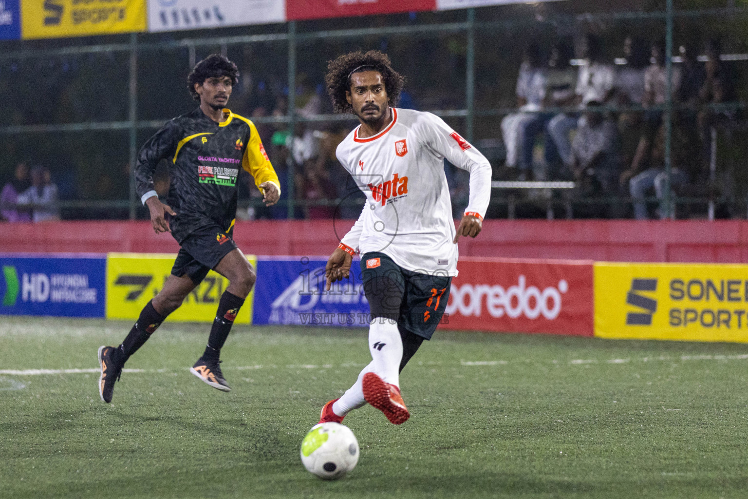 L Kalaidhoo vs L Dhanbidhoo in Day 16 of Golden Futsal Challenge 2024 was held on Tuesday, 30th January 2024, in Hulhumale', Maldives Photos: Nausham Waheed / images.mv