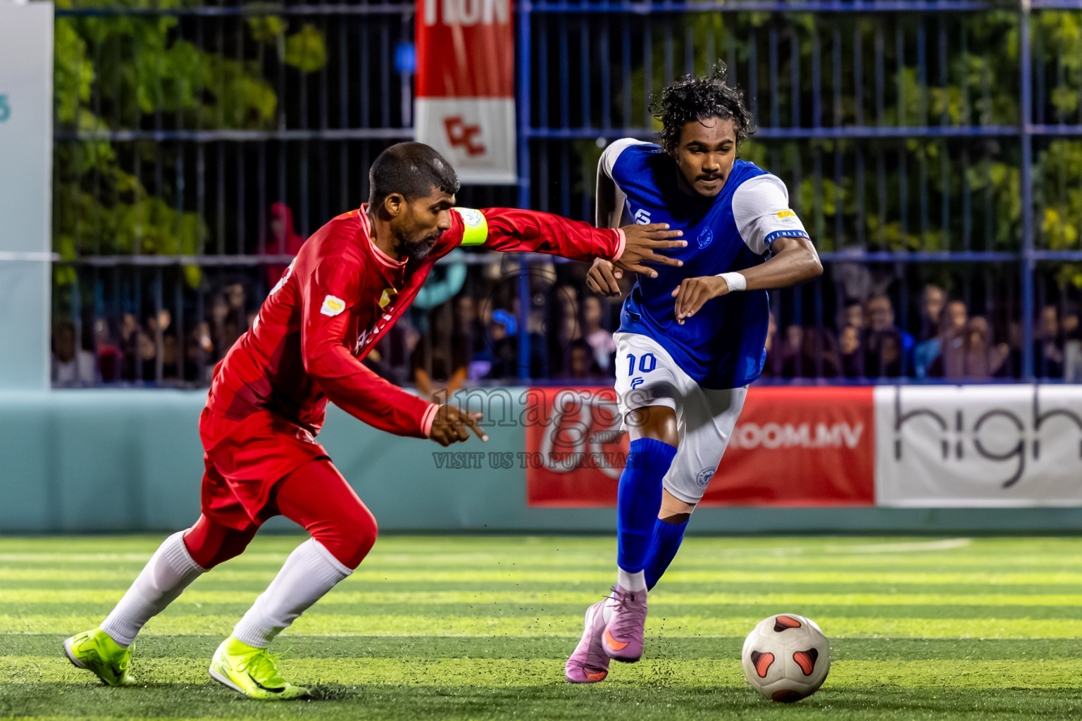 Eydhafushi vs Hithaadhoo in the finals of Better in Baa Futsal Fiesta 2025 Men's division held in B. Eydhafushi, Maldives on Monday, 17th November 2025. Photos: Nausham Waheed / images.mv
