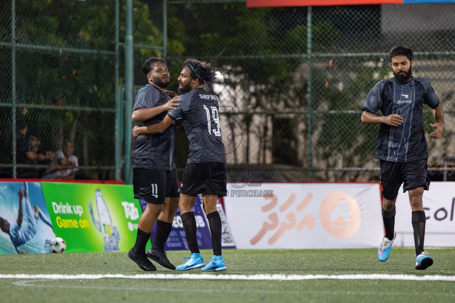 KHAARIJEE VS TEAM BADHAHI in Club Maldives Classic 2024 held in Rehendi Futsal Ground, Hulhumale', Maldives on Tuesday, 3rd September 2024. 
Photos: Nausham Waheed / images.mv