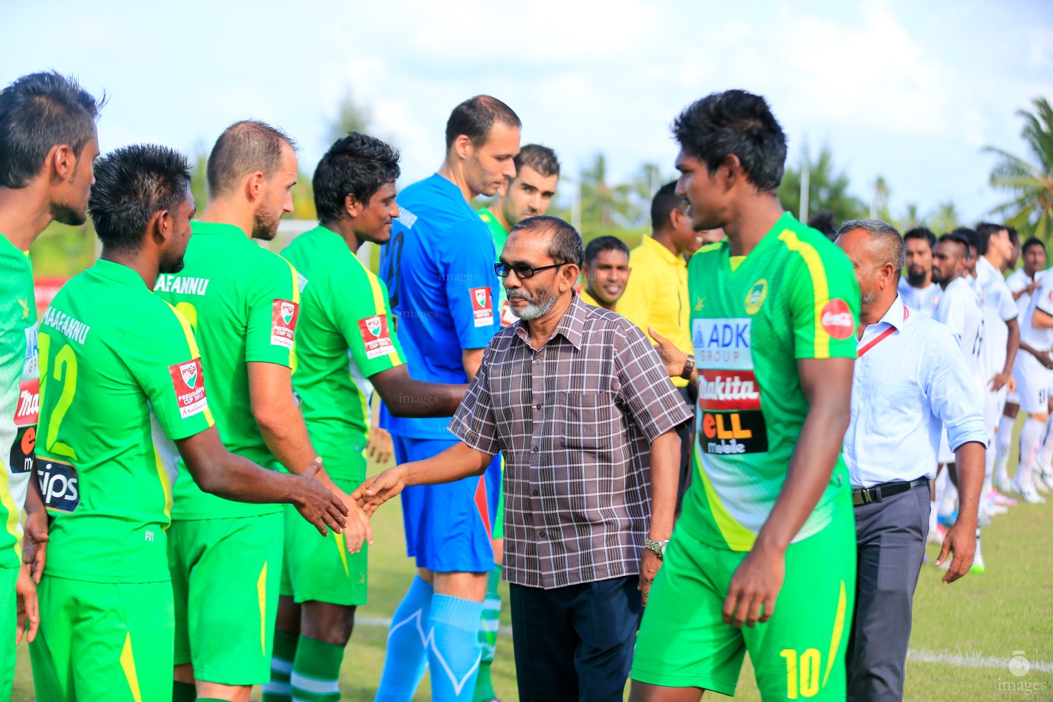 Presidents Cup semi final match between Maziya Sports and Recreation Club and TC Sports in Addu City, Maldives, Sunday, September. 27, 2015 (Images.mv Photo/ Mohamed Ahsan).