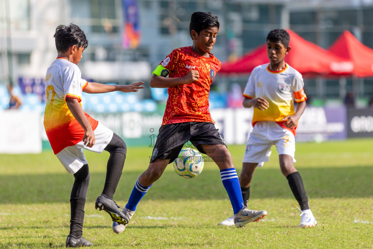 Club Eagles vs Super United Sports (U12) in Day 4 of Dhivehi Youth League 2024 held at Henveiru Stadium on Thursday, 28th November 2024. Photos: Shuu Abdul Sattar/ Images.mv