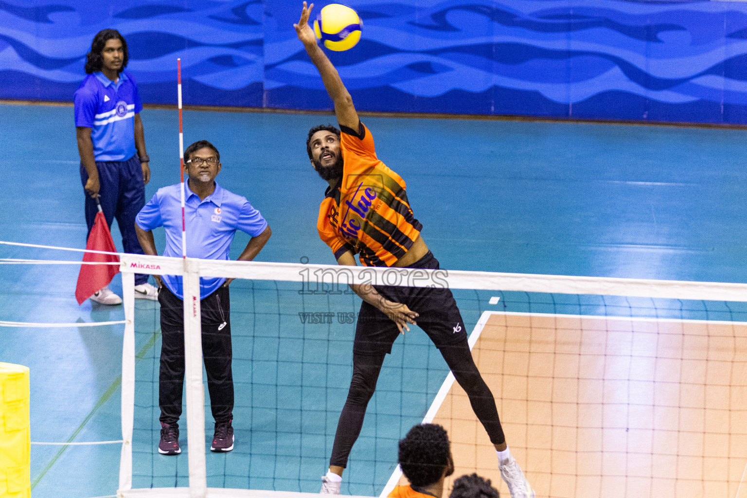 Final of Men's Division of Volleyball Association Cup 2023 held in Male', Maldives on Tuesday, 26th December 2023 at Social Center Indoor Hall Photos By: Nausham Waheed /images.mv